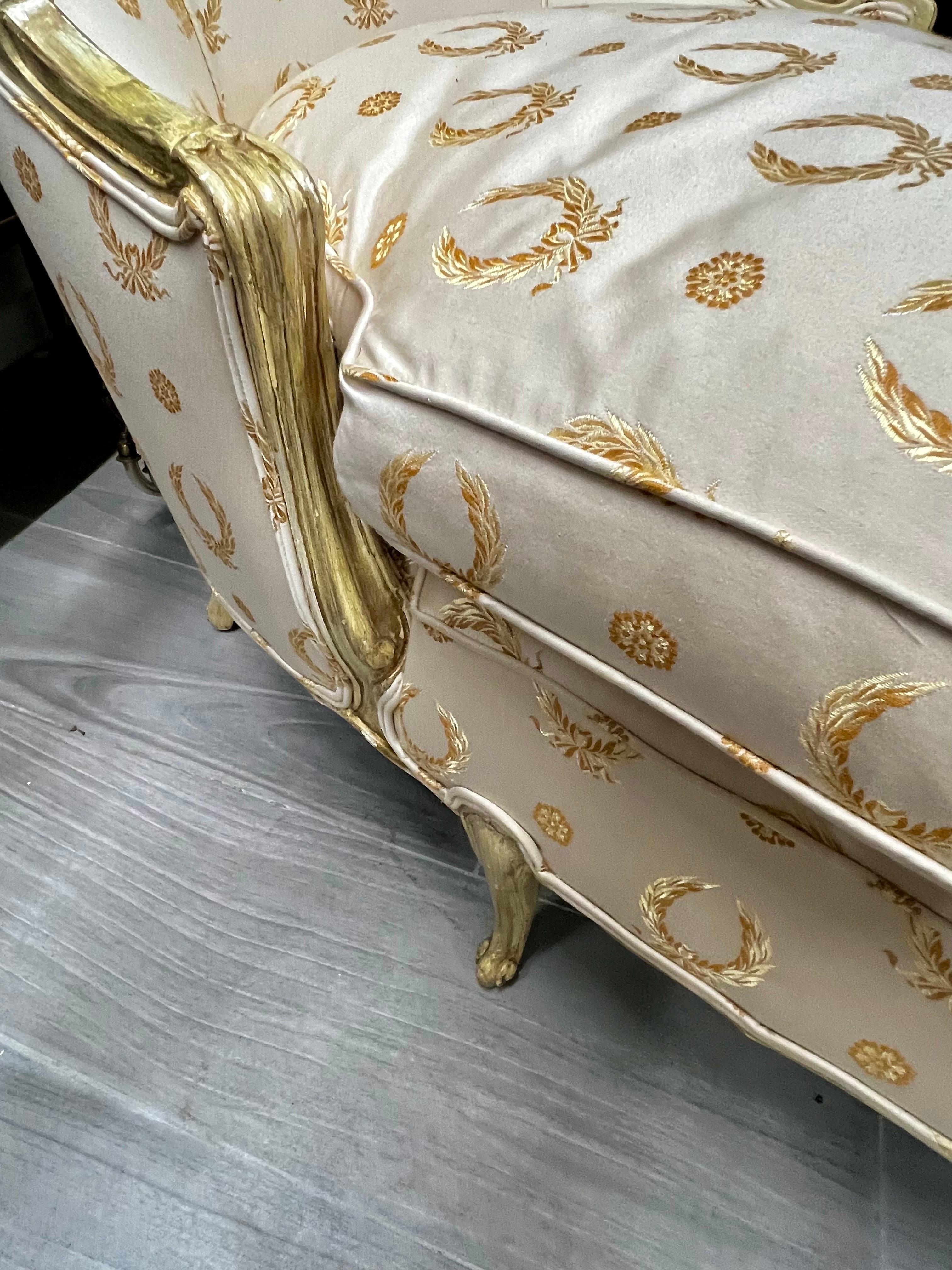 20th Century Louis XV Style Gilt Chaise Longues Lounge Sofa Gold Silk Upholstery For Sale