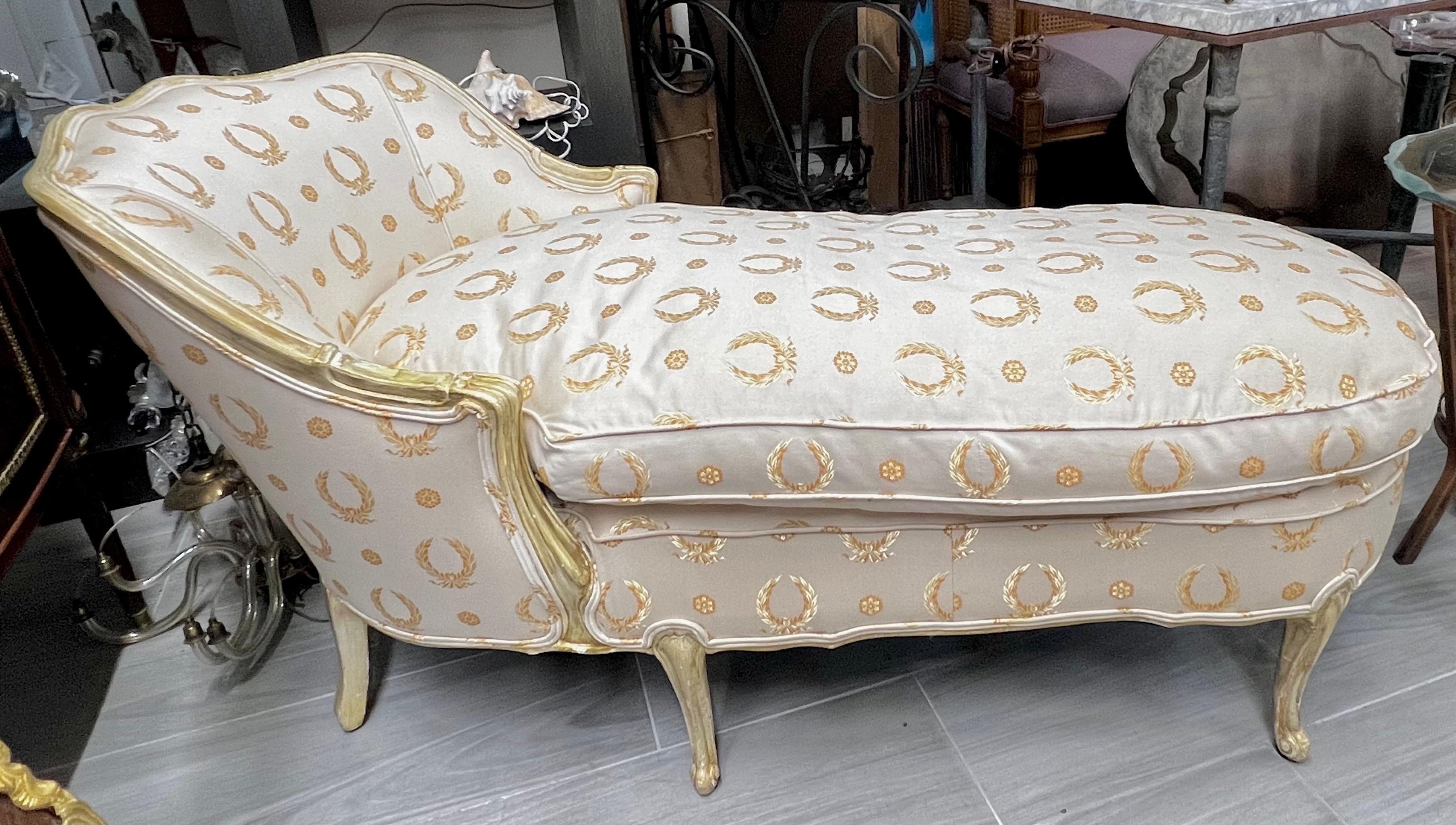 Louis XV Style Gilt Chaise Longues Lounge Sofa Gold Silk Upholstery For Sale 2