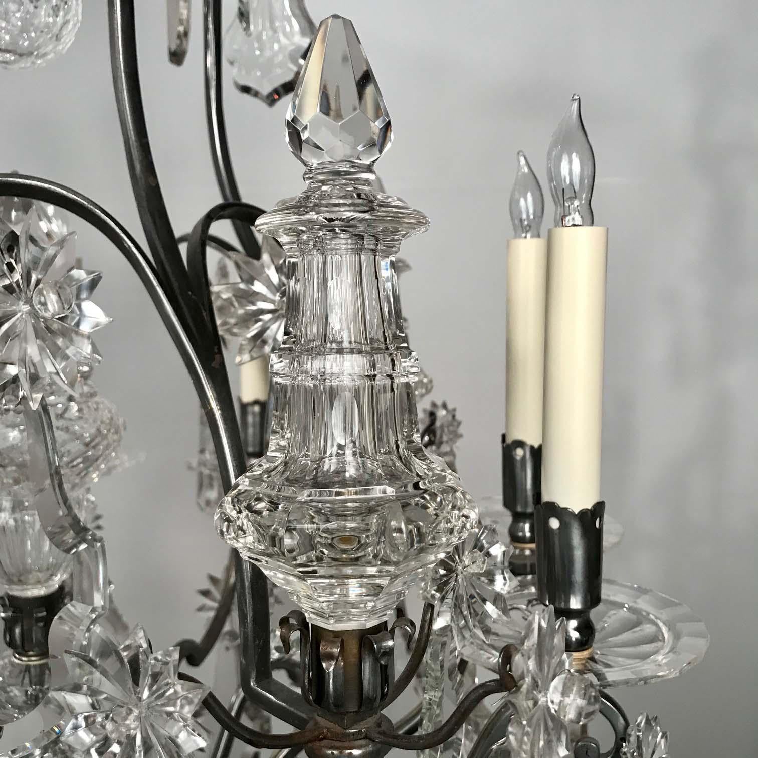 Lustre de Style Louis XV en Bronze Argenté et Cristal en vente 5