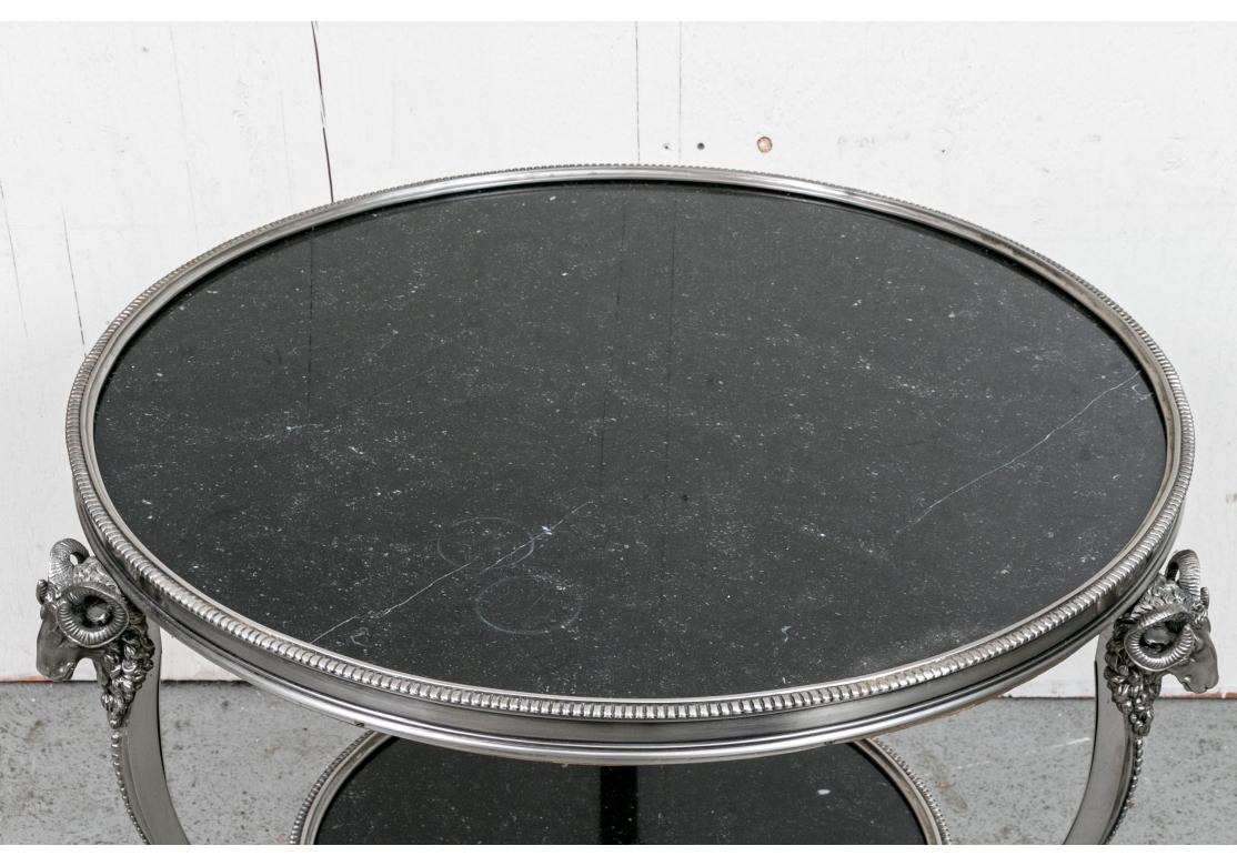 Table d'appoint de style Louis XV en bronze argenté et marbre noir de Belgique Gueridon en vente 2