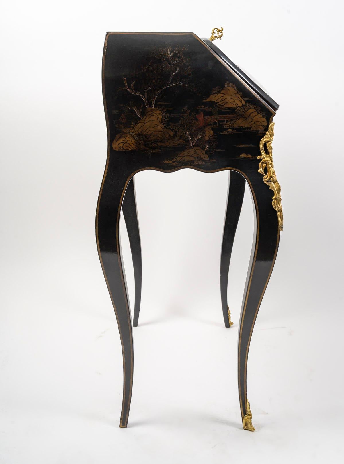 Louis XV Style Sloping Desk in Lacquer and Gilt Bronze. For Sale 3