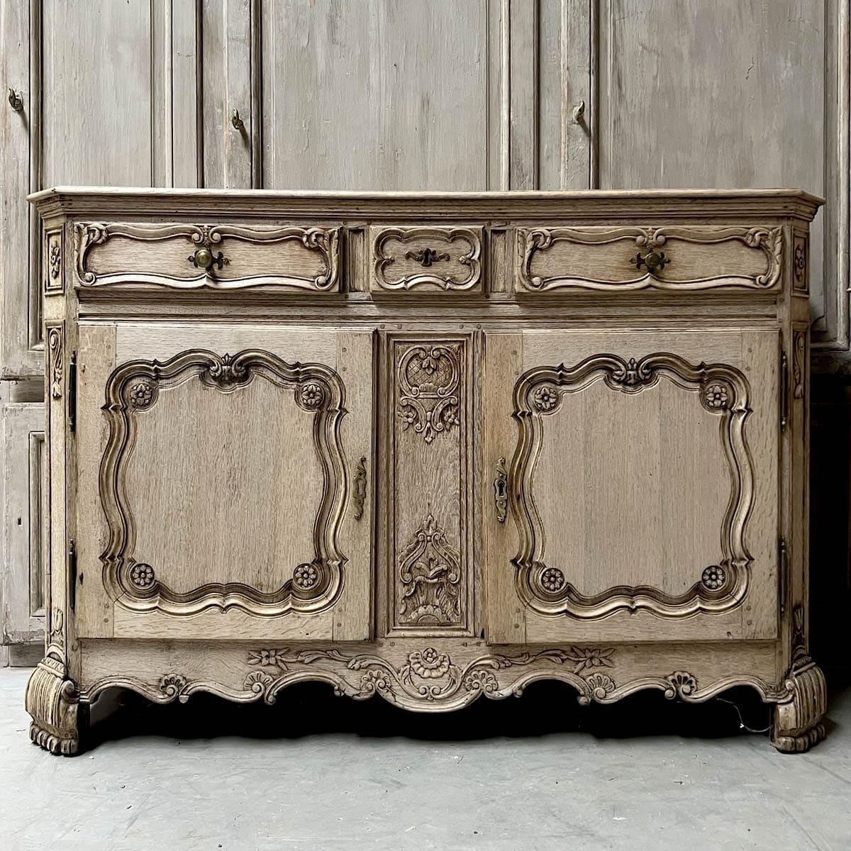 19th Century Louis XV-Style Stripped Oak Buffet from Liège, Belgium 
Circa 1880
Dimensions: Height: 116 cm (45.7 in) × Width: 183 cm (72 in) × Depth: 54 cm (21.3 in)

A beautifully crafted buffet deux-corps from Liège, Belgium, dating to the late