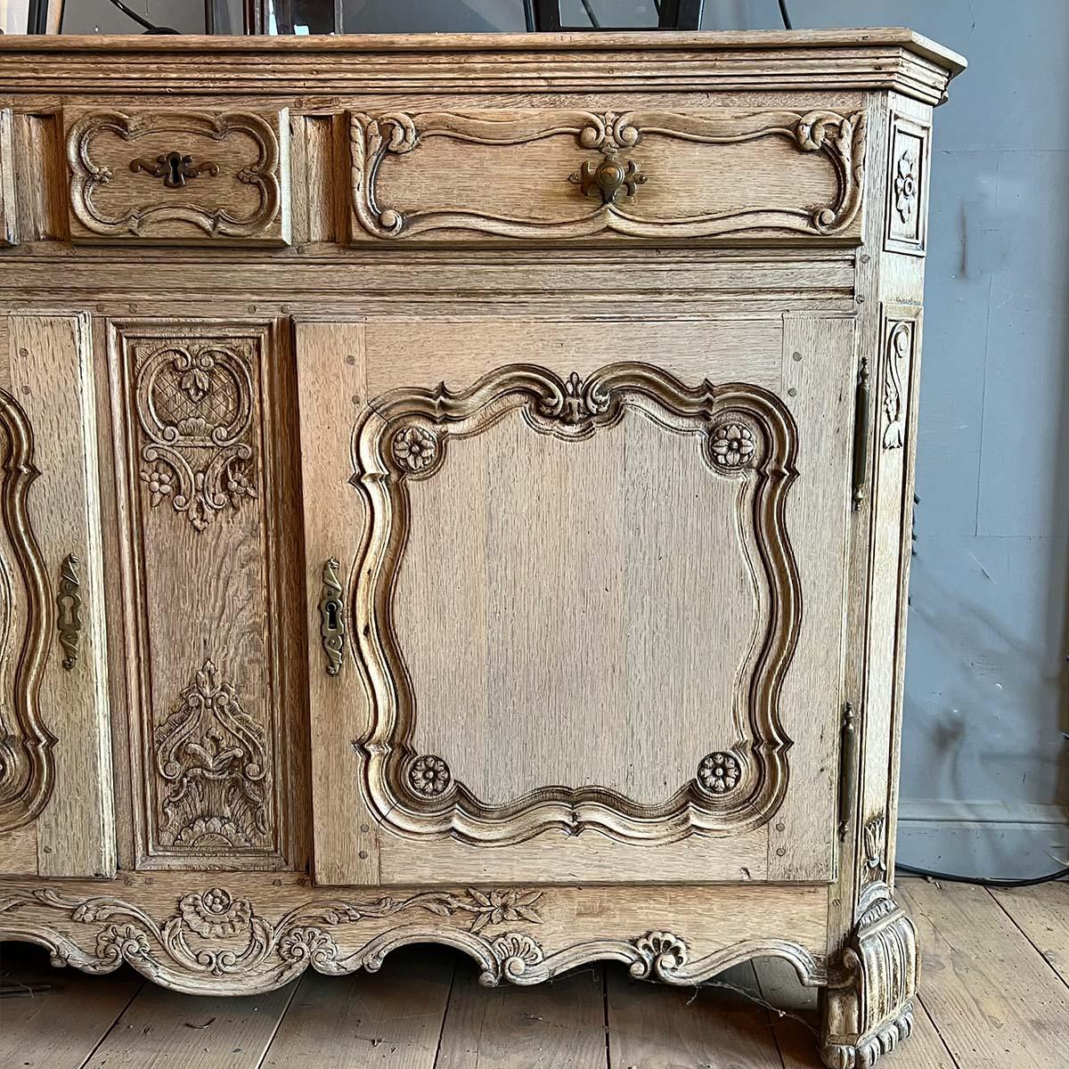Late 19th Century Louis XV style stripped oak Liège sideboard For Sale