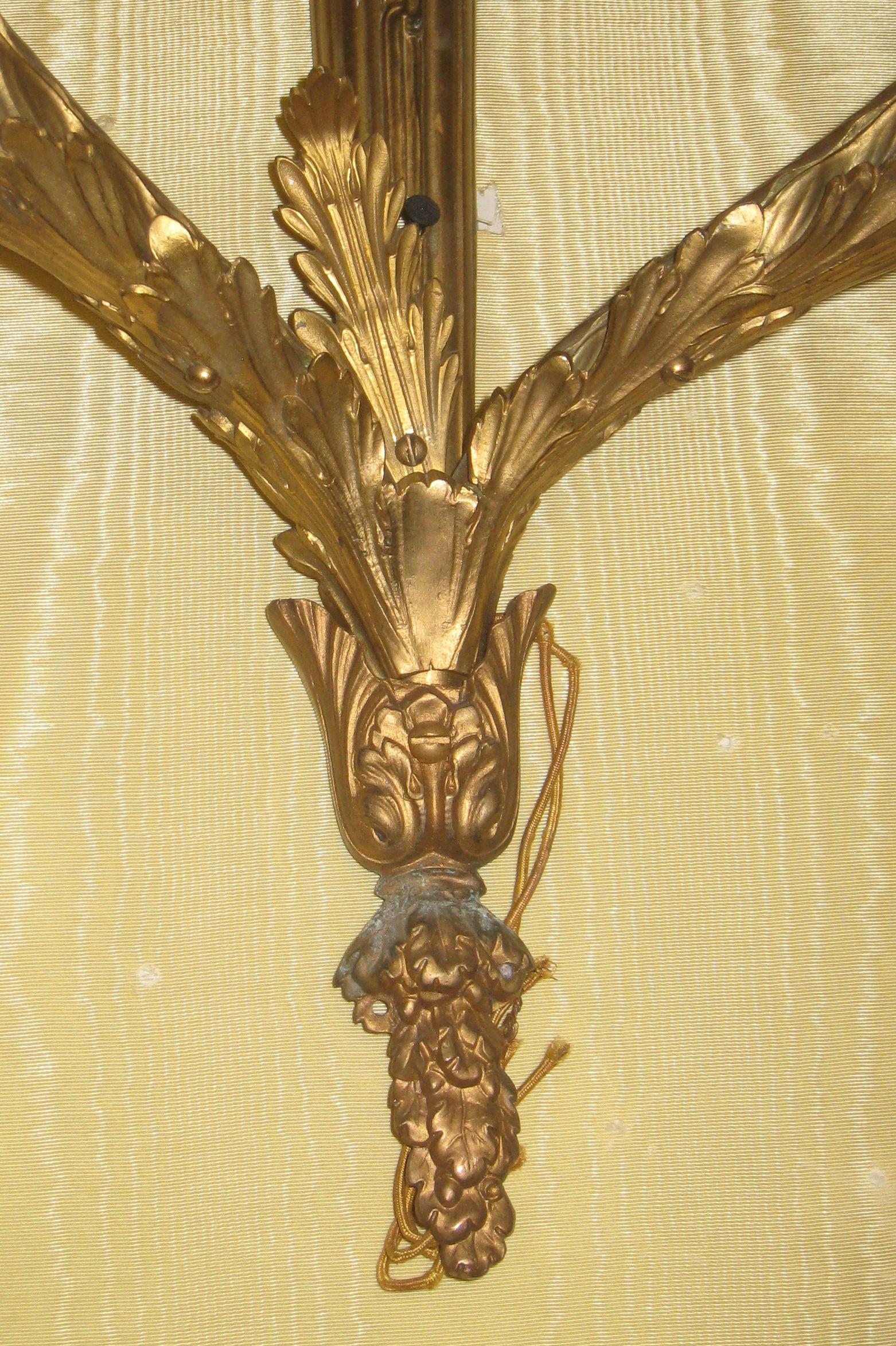 Louis XV Stil Fackel Form Zwei-Licht-Konsolen (20. Jahrhundert) im Angebot