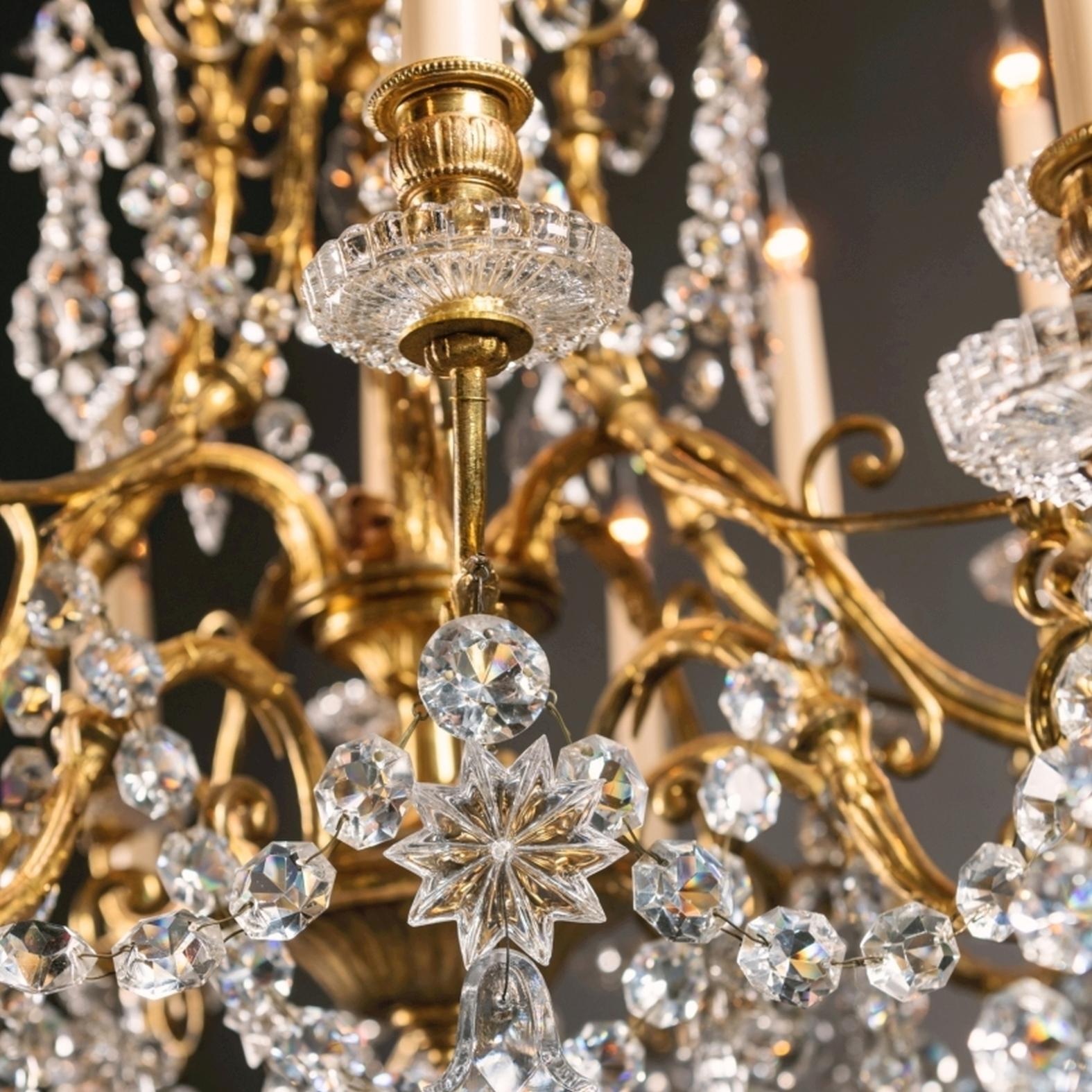 Louis XV Style Twenty-Light Chandelier by Baccarat In Good Condition For Sale In Brighton, West Sussex