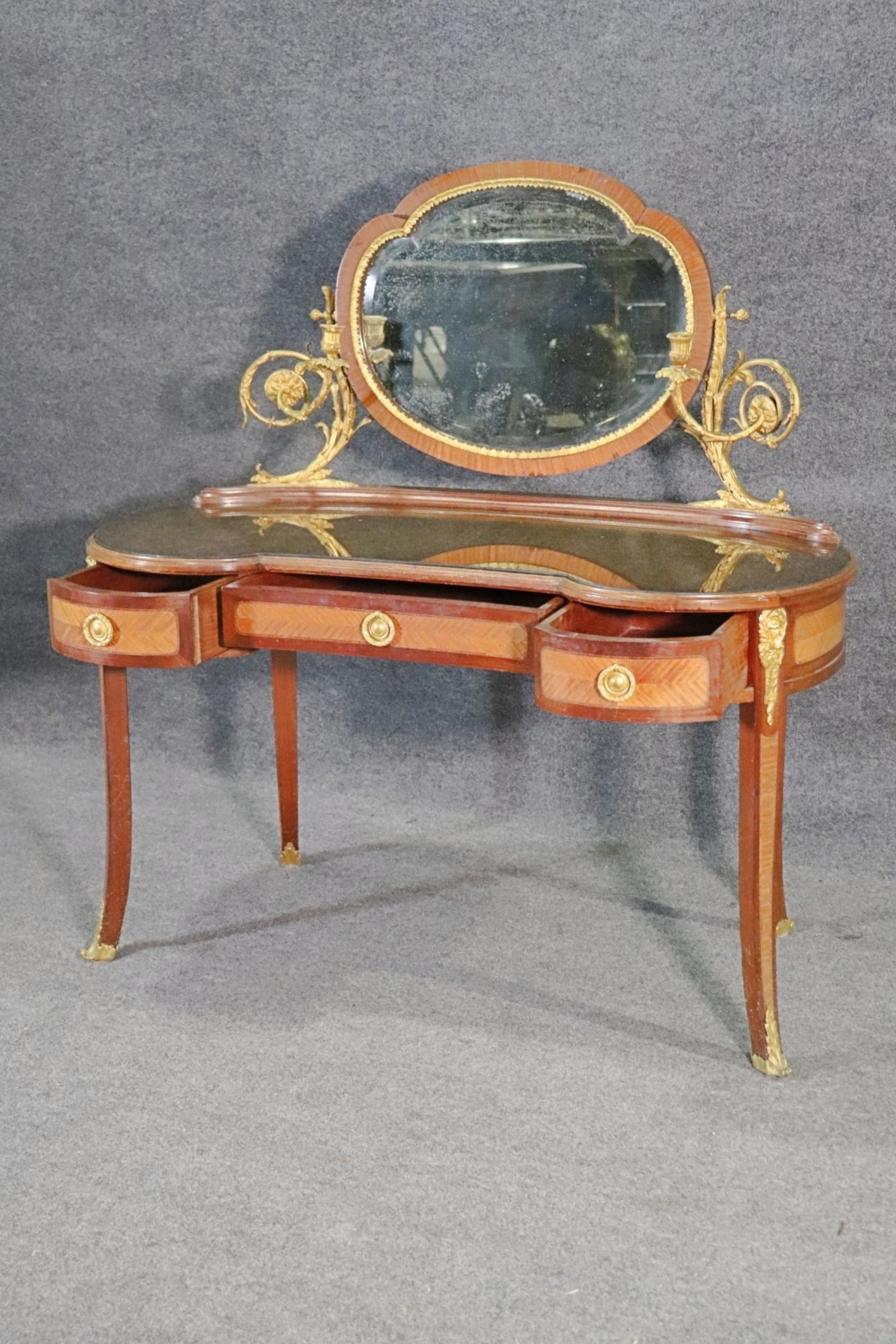 Louis  Meuble-lavabo de style XV avec miroir en bronze  & Frame Manner Maison Forest en vente 3