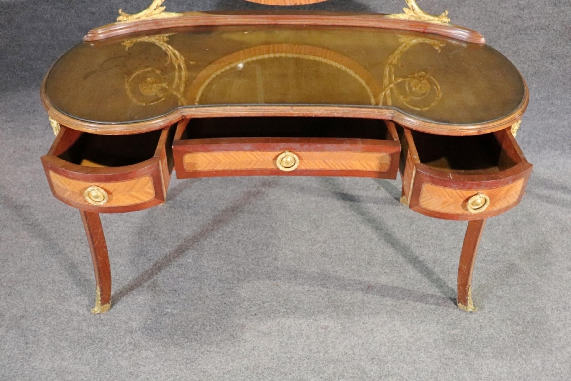 Louis  Meuble-lavabo de style XV avec miroir en bronze  & Frame Manner Maison Forest en vente 6