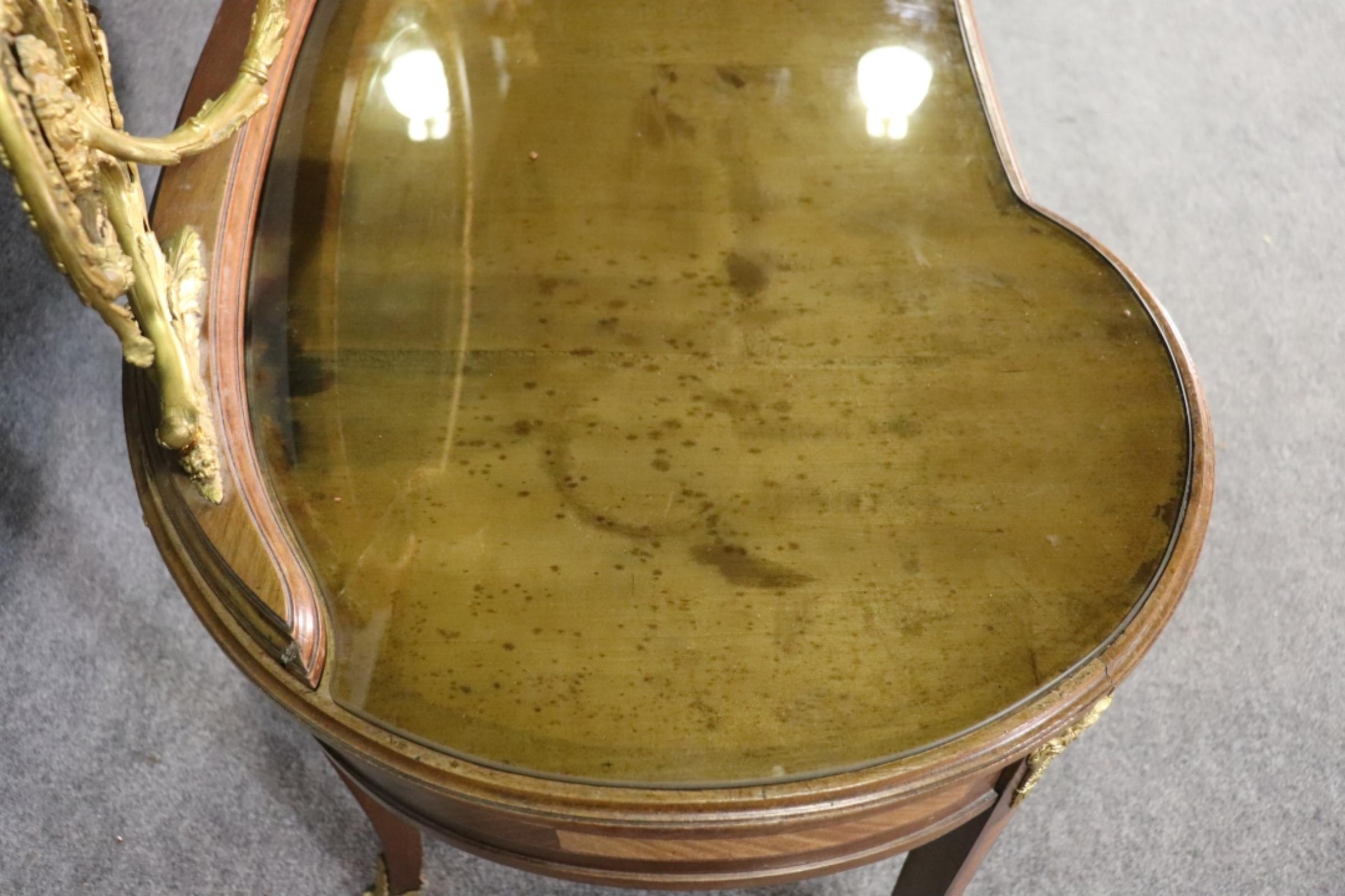 Louis  Meuble-lavabo de style XV avec miroir en bronze  & Frame Manner Maison Forest en vente 11