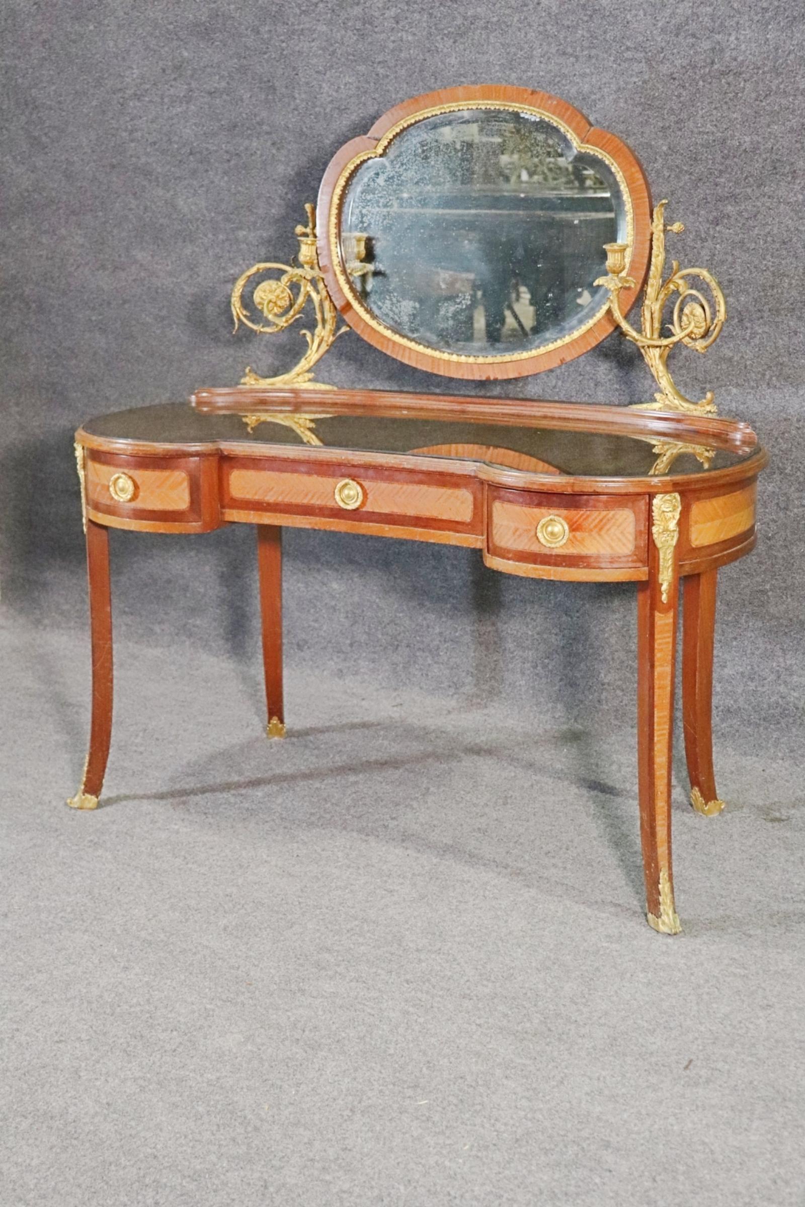 Louis XV Louis  Meuble-lavabo de style XV avec miroir en bronze  & Frame Manner Maison Forest en vente