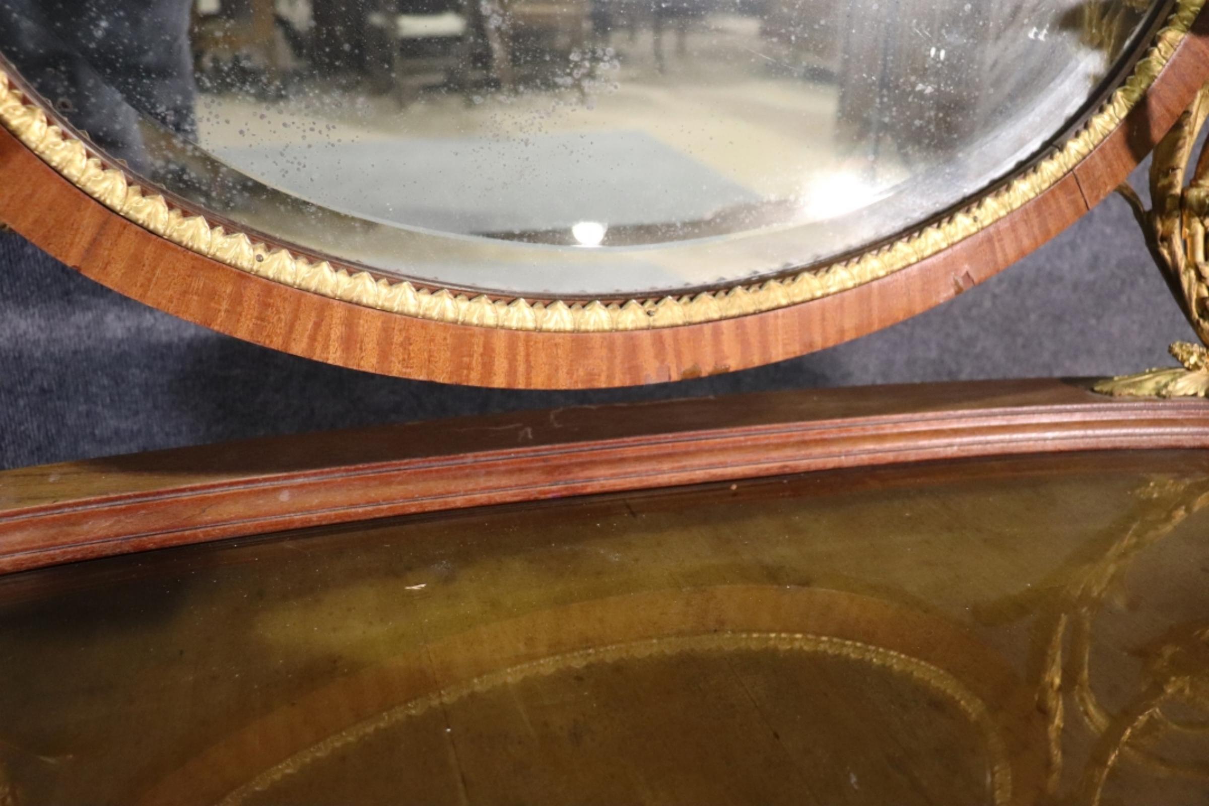 Louis  Meuble-lavabo de style XV avec miroir en bronze  & Frame Manner Maison Forest en vente 2