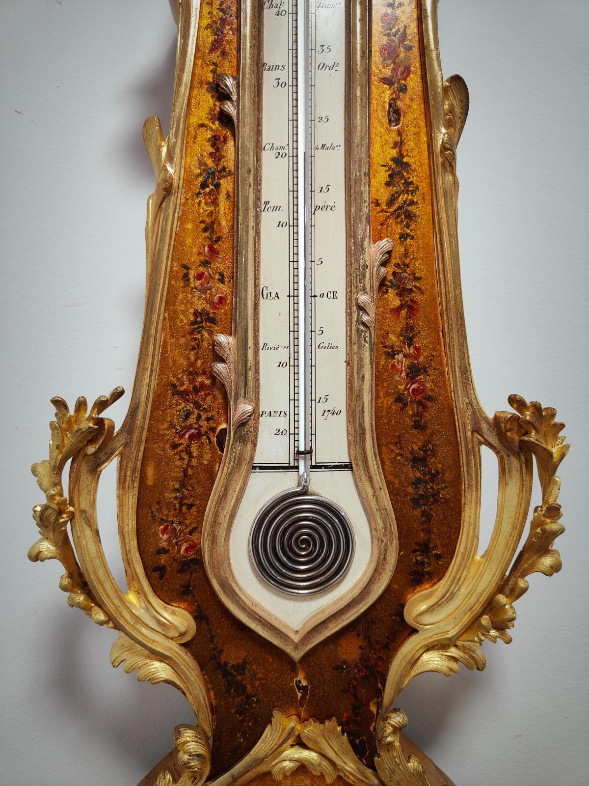 Louis XV Style Vernis Martin Cartel Clock and Thermometer, circa 1740 In Good Condition For Sale In Madrid, ES
