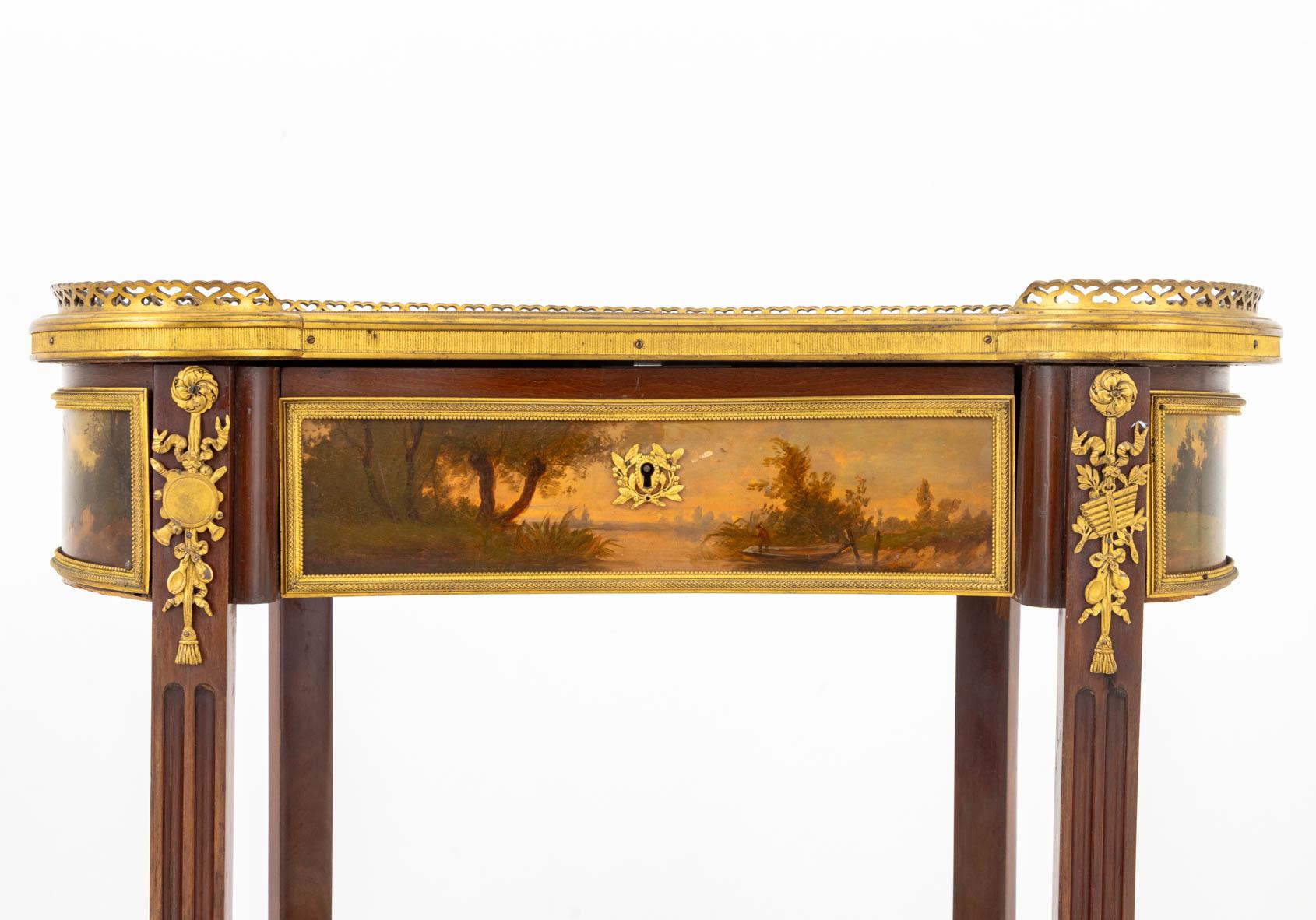 Mesa auxiliar estilo Luis XV Vernis Martin en venta 1