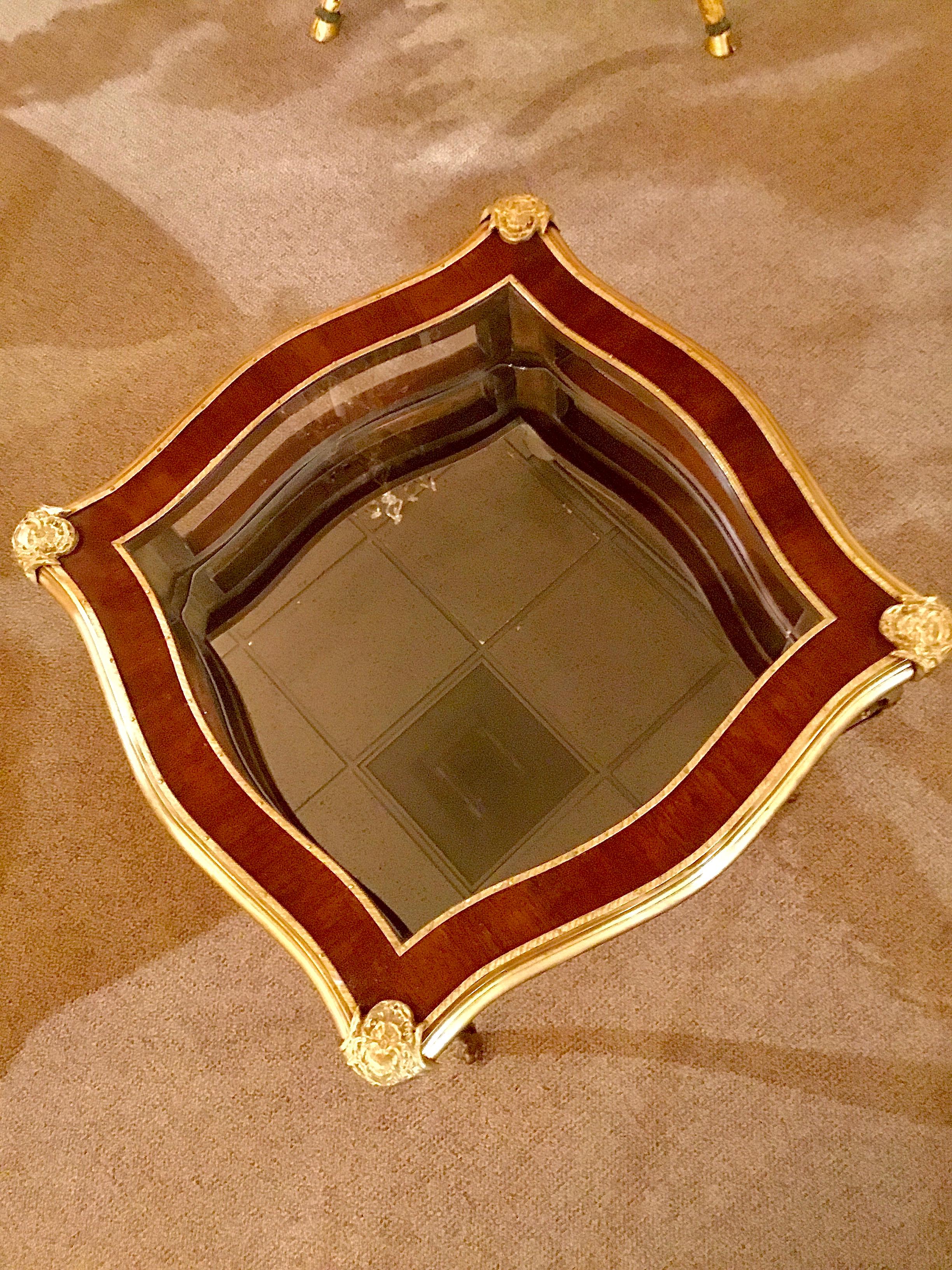 Louis XV Style Vitrine/Display Table with Gilt Bronze Mounts and Glass Top In Good Condition For Sale In Houston, TX