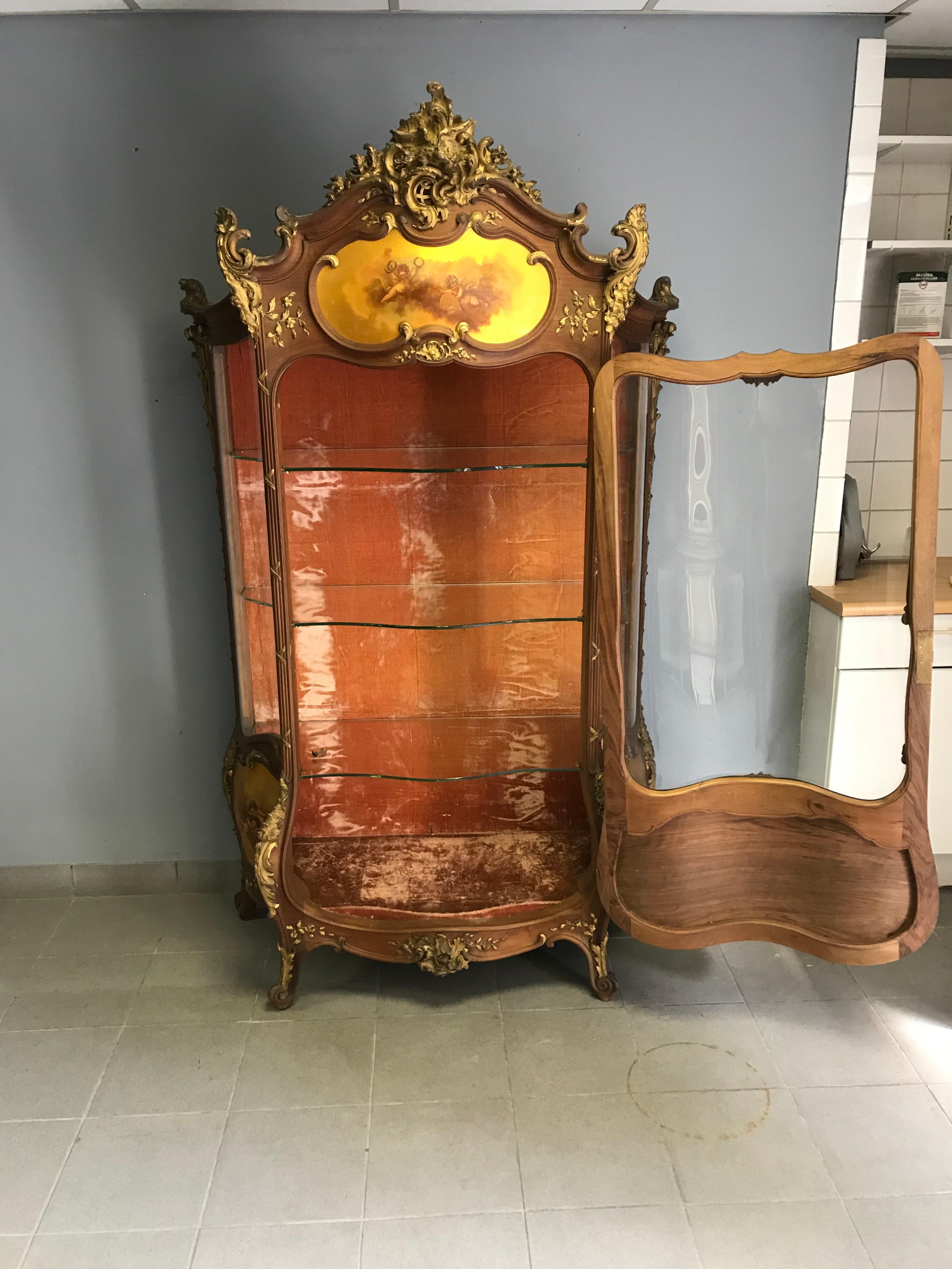 Louis XV Style Vitrine Vernis Martin 1890 lock signed by P. Keul Paris France For Sale 6
