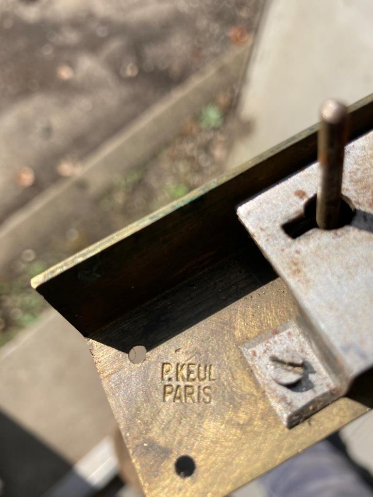 Louis XV Style Vitrine Vernis Martin 1890 lock signed by P. Keul Paris France For Sale 8