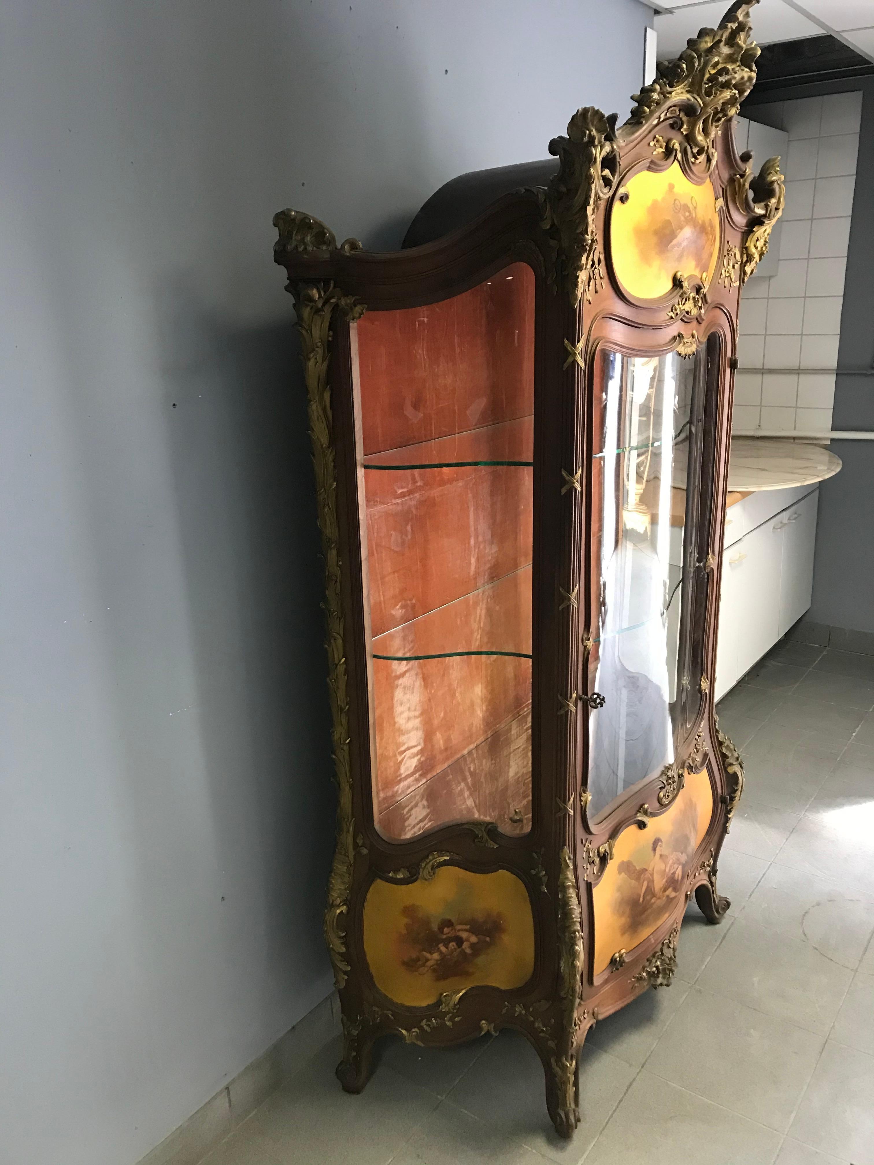 Louis XV Style Vitrine Vernis Martin 1890 lock signed by P. Keul Paris France For Sale 2