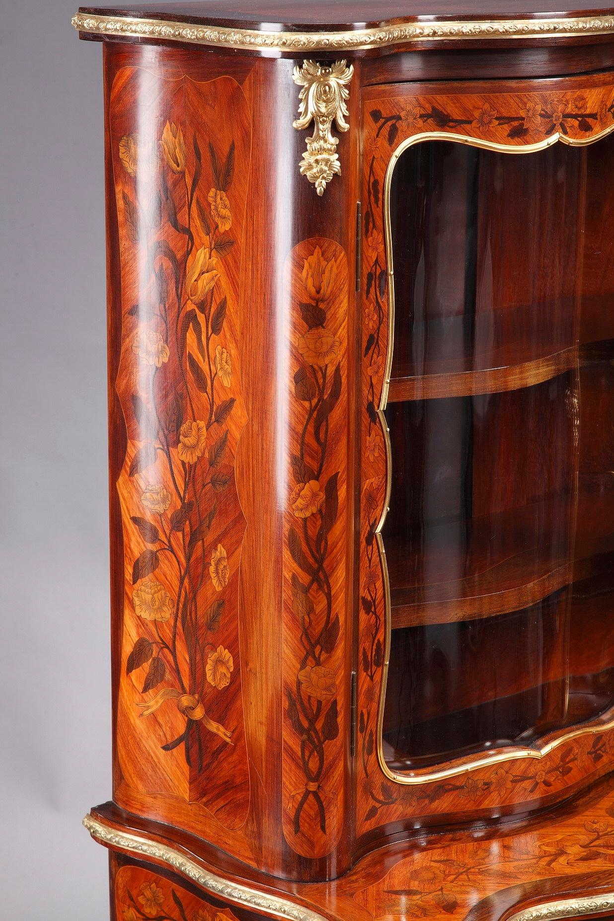 Louis XV-Style Vitrine with Marquetry Decoration For Sale 6
