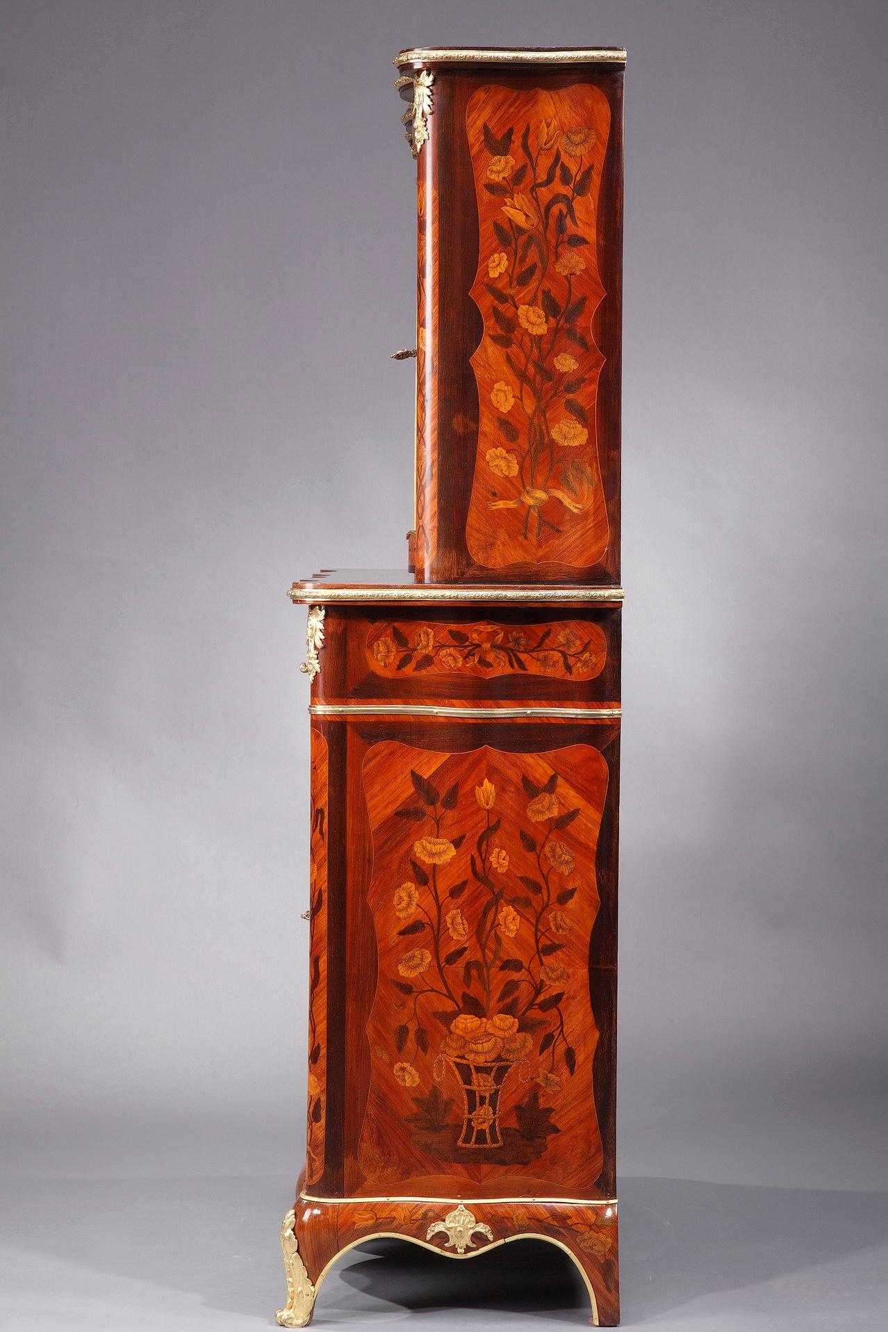 Rosewood Louis XV-Style Vitrine with Marquetry Decoration For Sale
