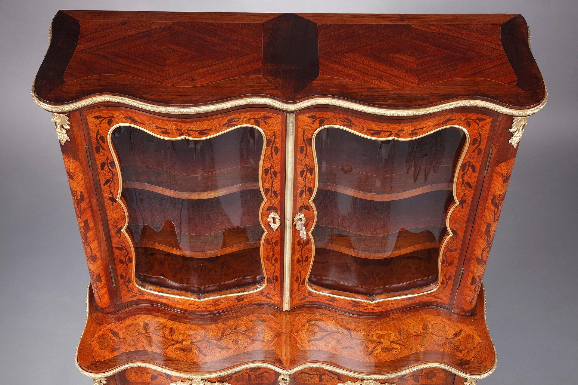 Louis XV-Style Vitrine with Marquetry Decoration For Sale 2