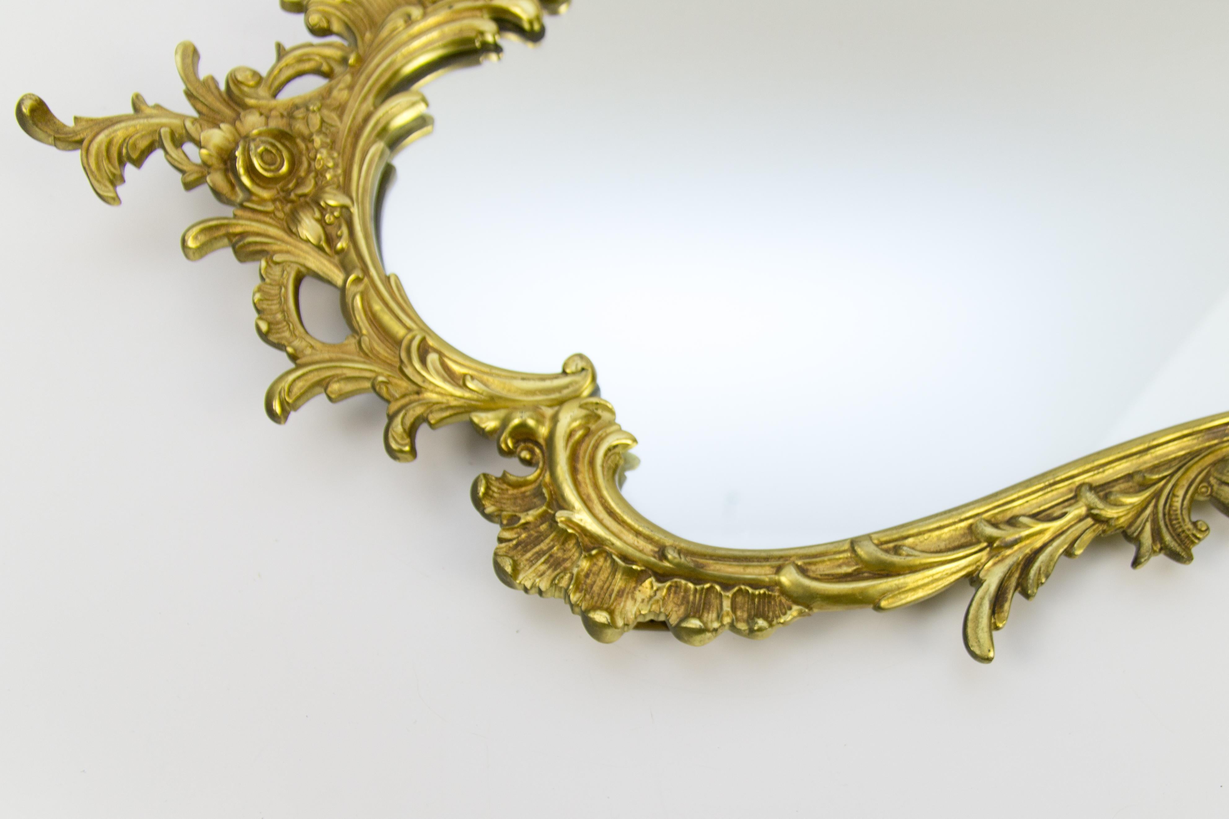 French Louis XV Style Wall Mirror in Bronze In Good Condition In Barntrup, DE
