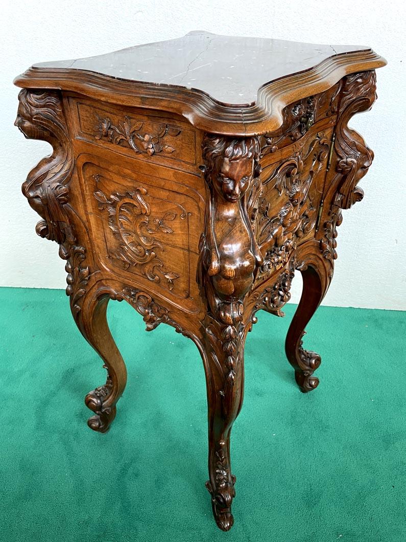Louis XV style walnut bedroom For Sale 5