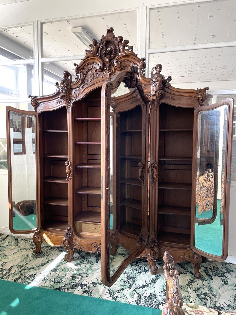 Louis XV style walnut bedroom For Sale 11