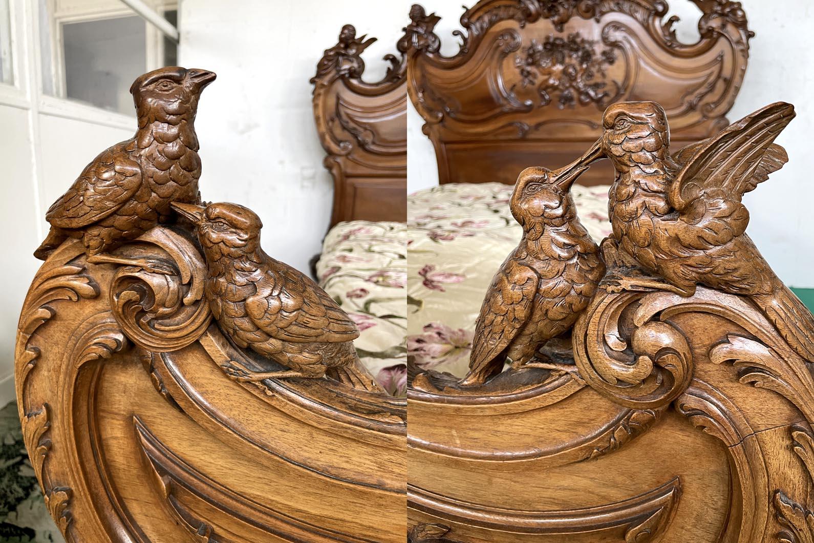 Louis XV style walnut bedroom In Good Condition For Sale In SAINT-OUEN-SUR-SEINE, FR