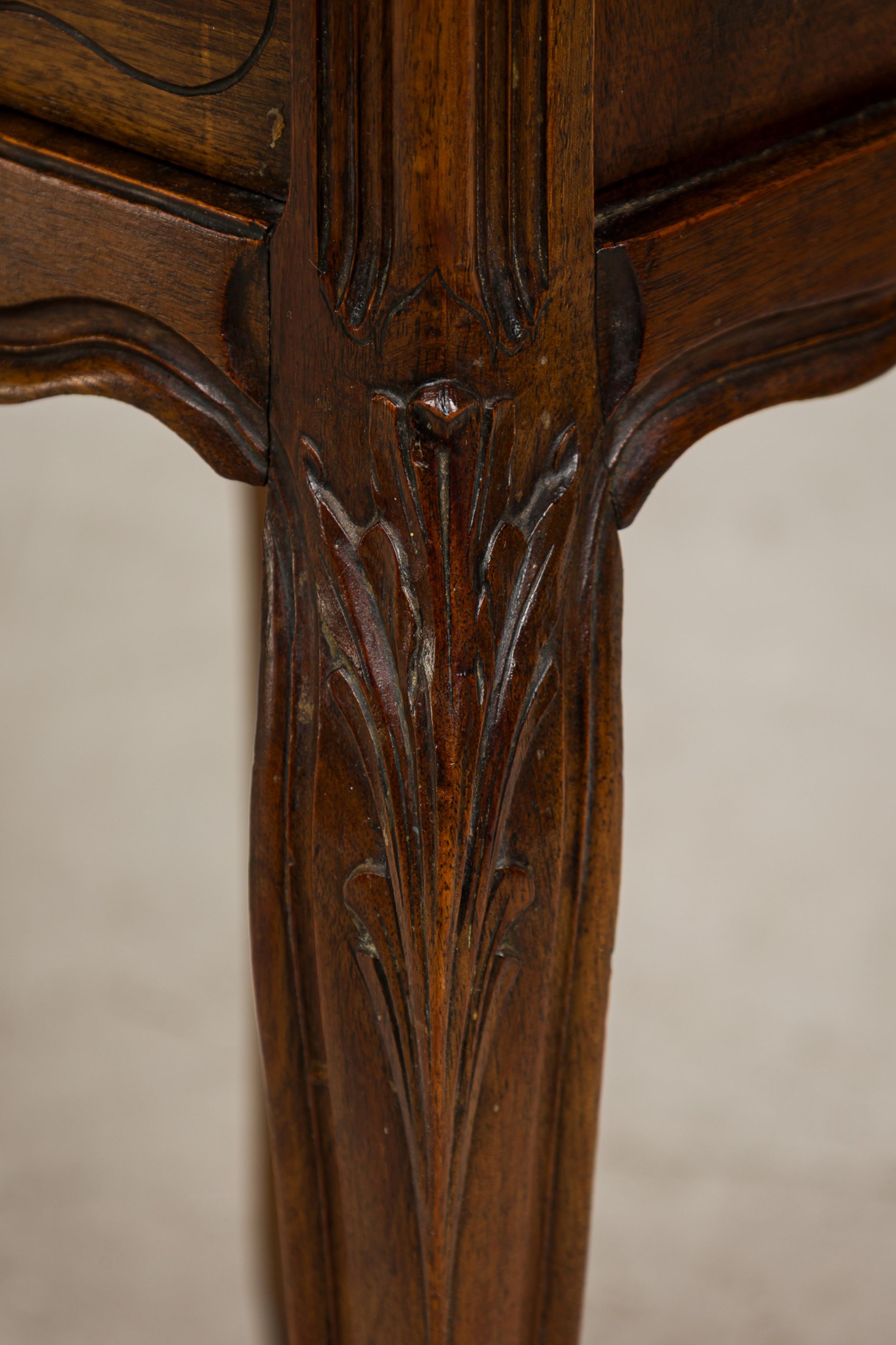 Louis XV style walnut bedside commode For Sale 3