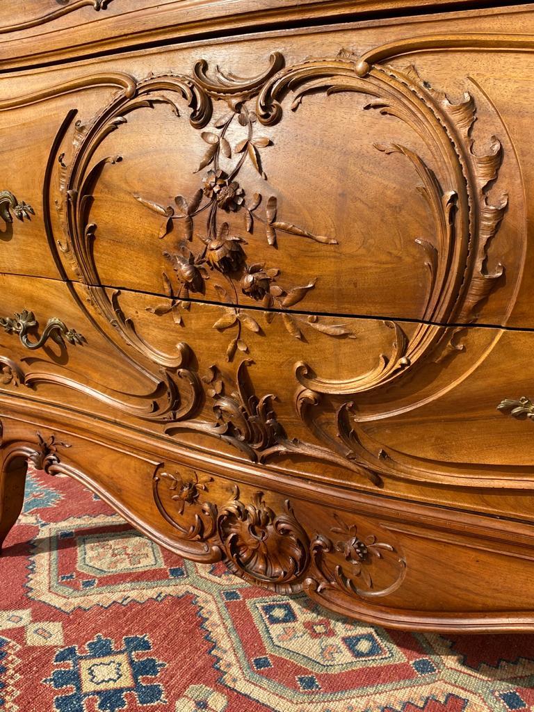 Louis XV Style Walnut Dresser-Dressing Table, 19th Century In Good Condition In Beaune, FR