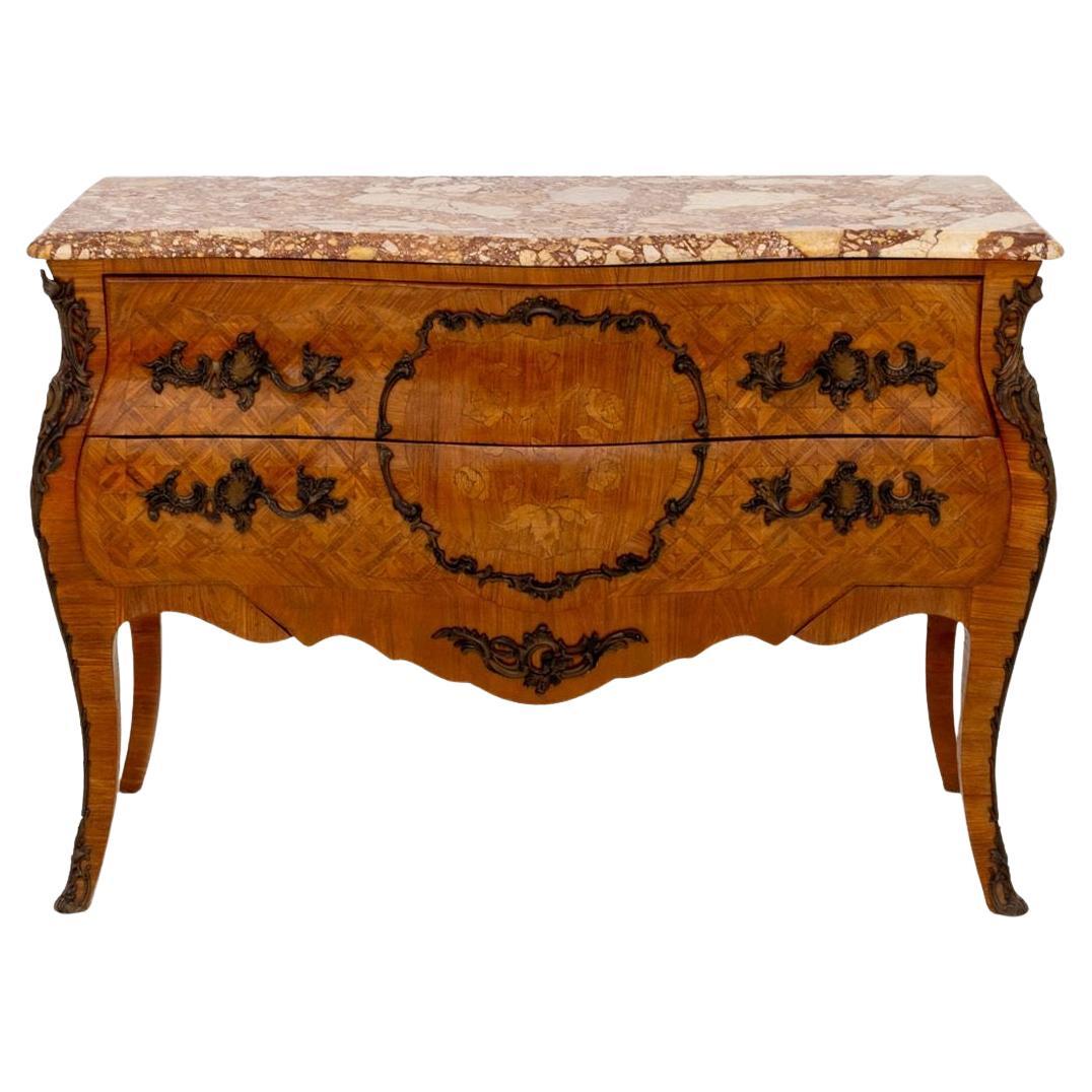 Louis XV Style Walnut Marquetry Bombe Commode en vente