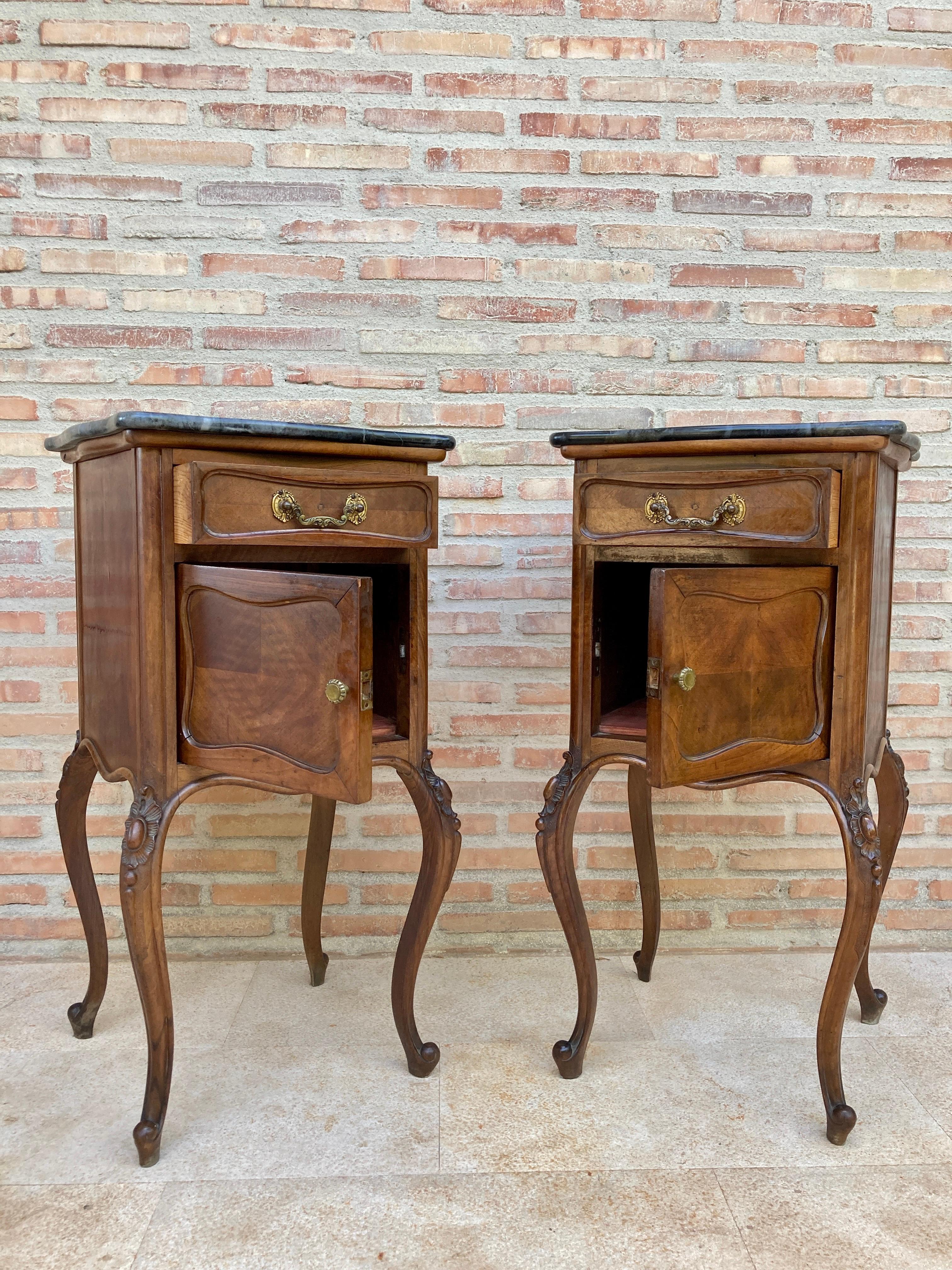French Louis XV Style Walnut Nightstands with Marble Top, 1930s, Set of 2 For Sale