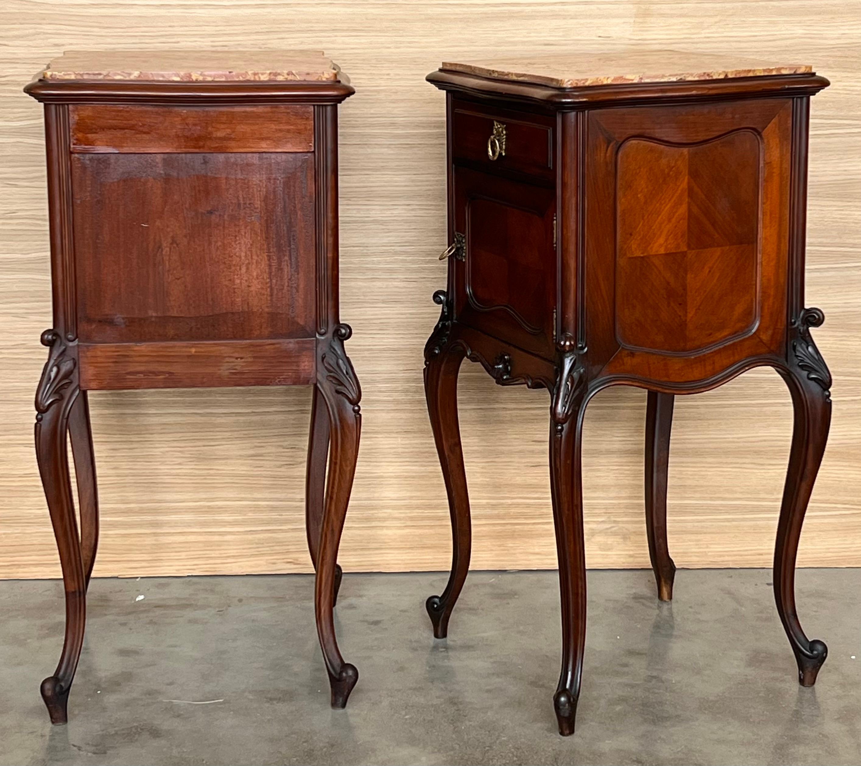 Louis XV Style Walnut Nightstands with Marble Top, 1930s, Set of 2 For Sale 3