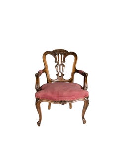 Sillón veneciano de nogal estilo Luis XV, tapicería roja