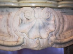 Louis XV Style, White Carrara Marble Fireplace Mantel, 19th Century, 3 Shells