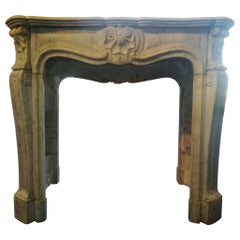 Louis XV Style, White Carrara Marble Fireplace Mantel, 19th Century, 3 Shells