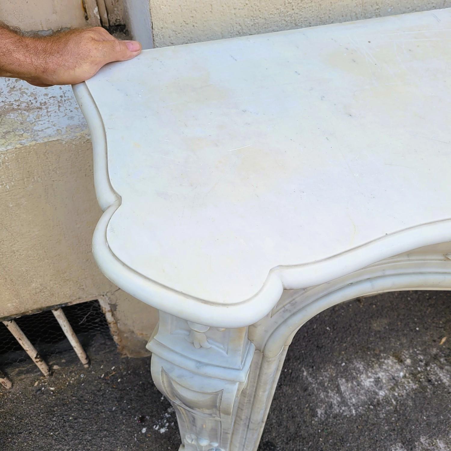 Louis XV Style White Marble Fireplace, 19th Century For Sale 11