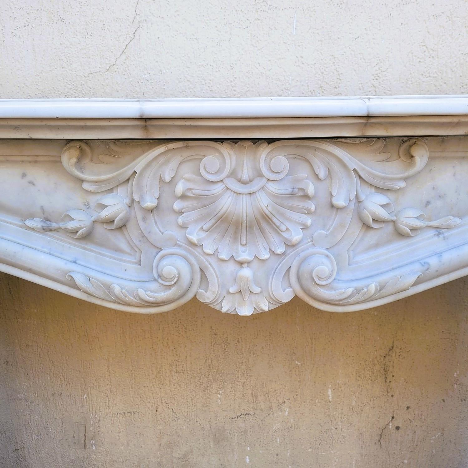 Louis XV Style White Marble Fireplace, 19th Century For Sale 1