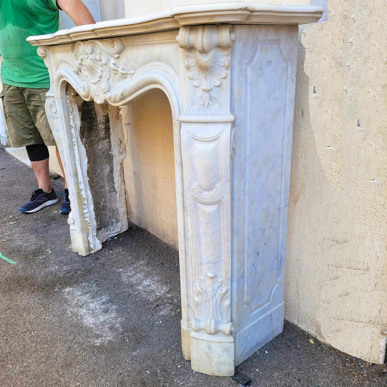 Louis XV Style White Marble Fireplace, 19th Century For Sale 2