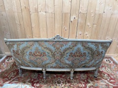 Louis XV style wooden settee with painted finish, three-seater sofa and two armc