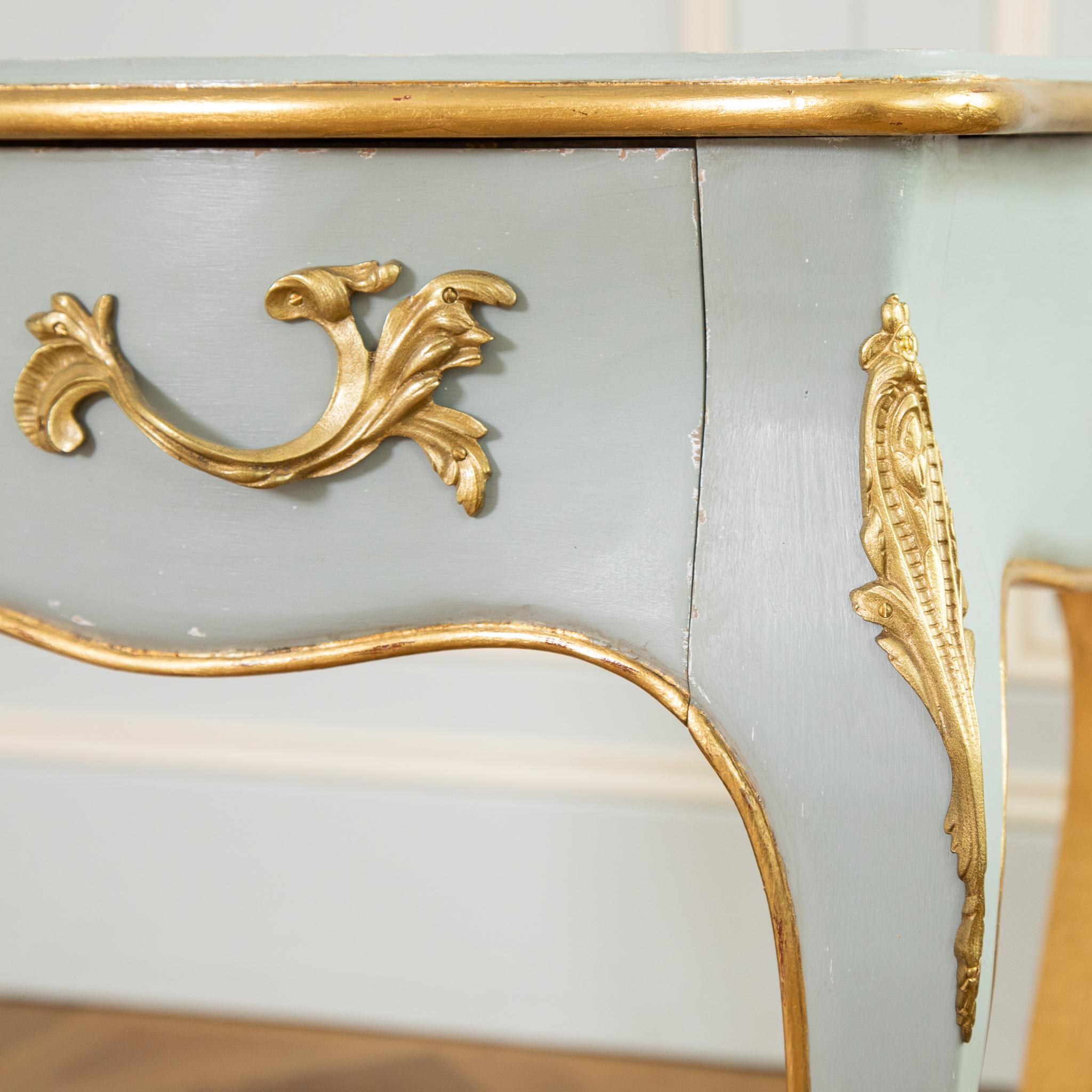 Louis XV Style Writing Desk with Serpentine Legs Painted with Gold Highlights For Sale 6