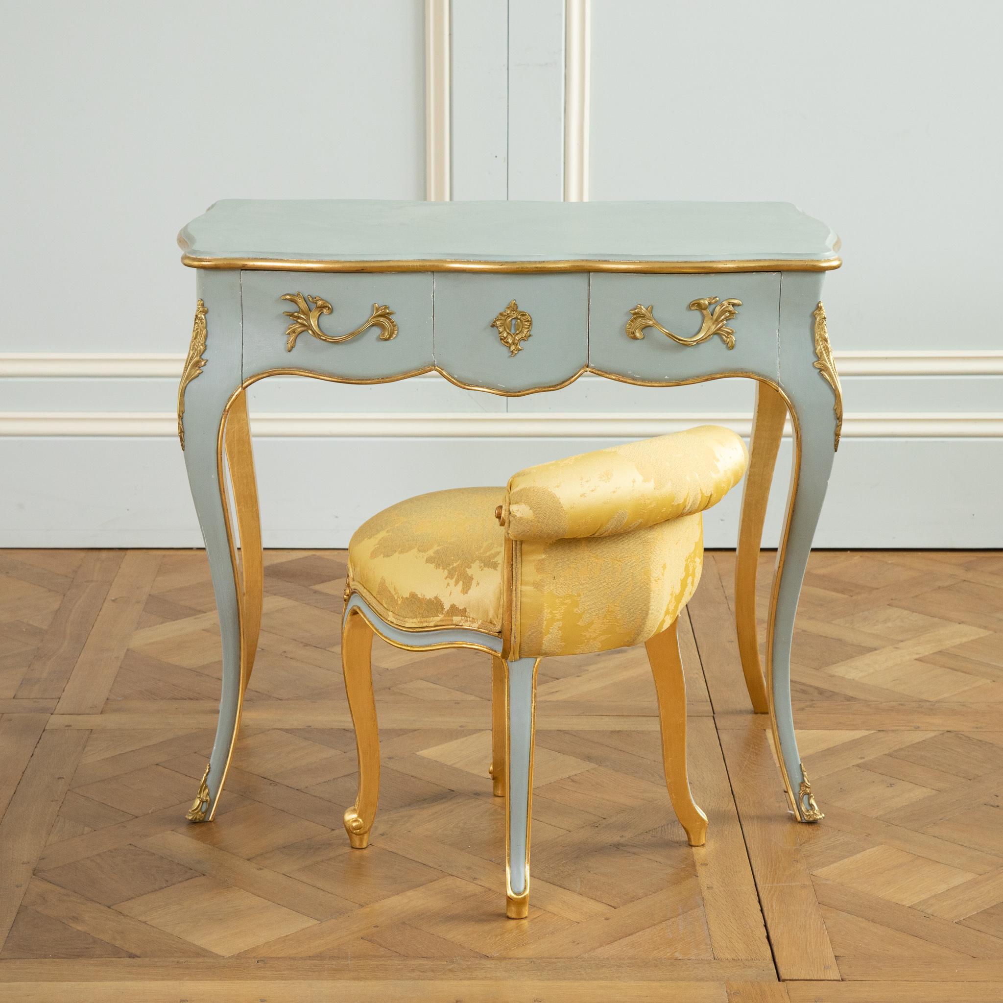 Louis XV Style Writing Desk with Serpentine Legs Painted with Gold Highlights For Sale 11