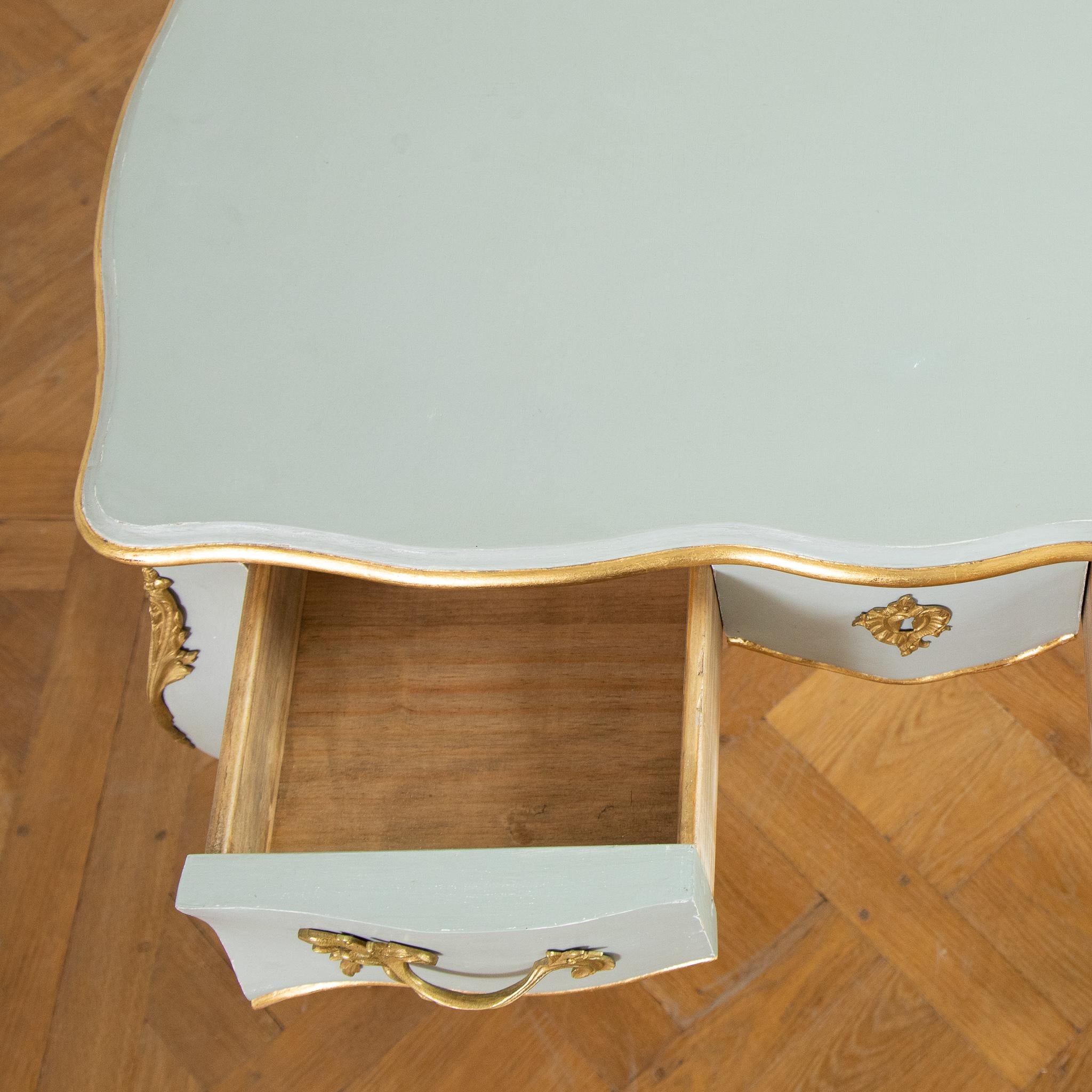 Louis XV Style Writing Desk with Serpentine Legs Painted with Gold Highlights For Sale 1