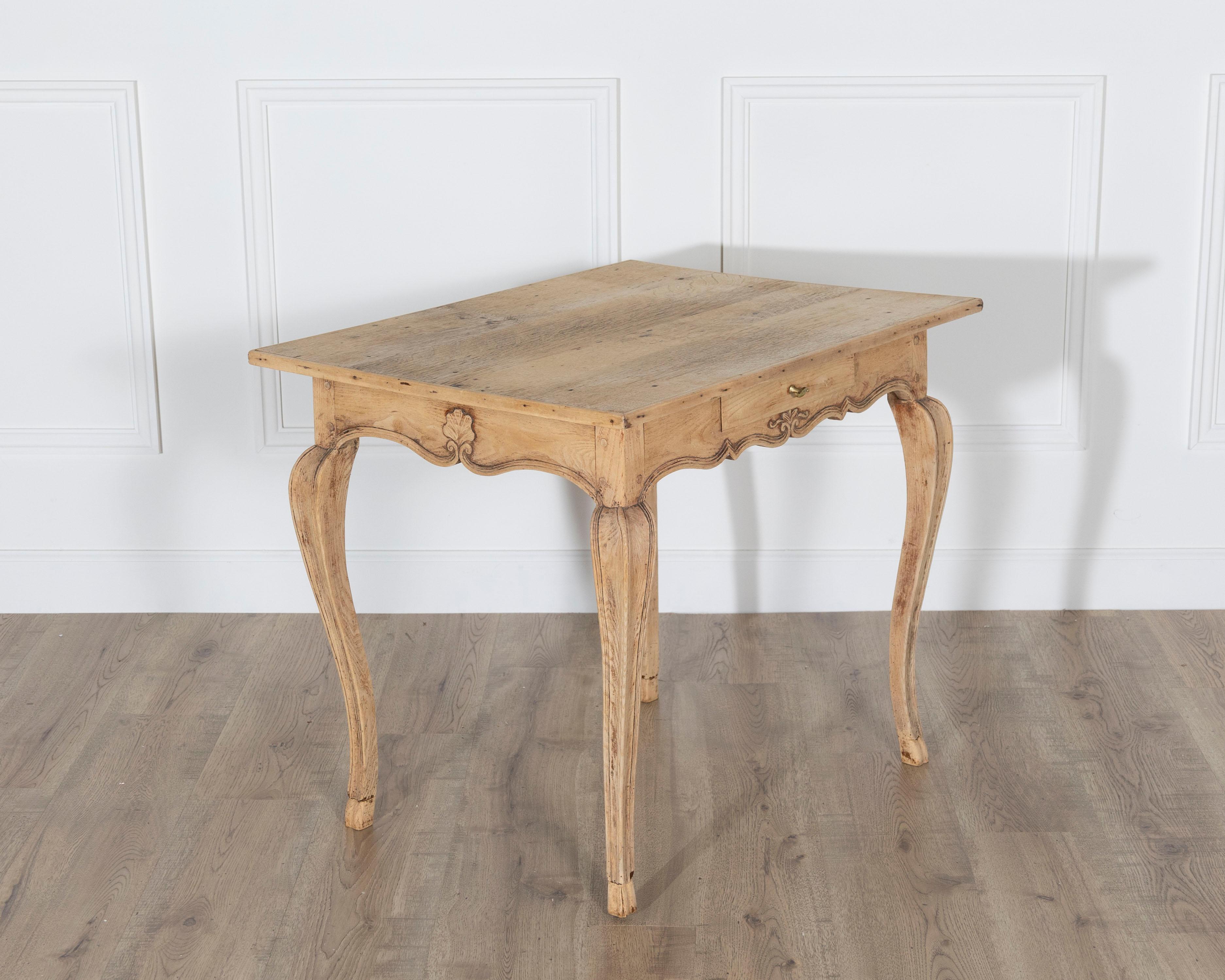 Français Table à écrire de style Louis XV en Oak Oak naturel, 19ème siècle en vente