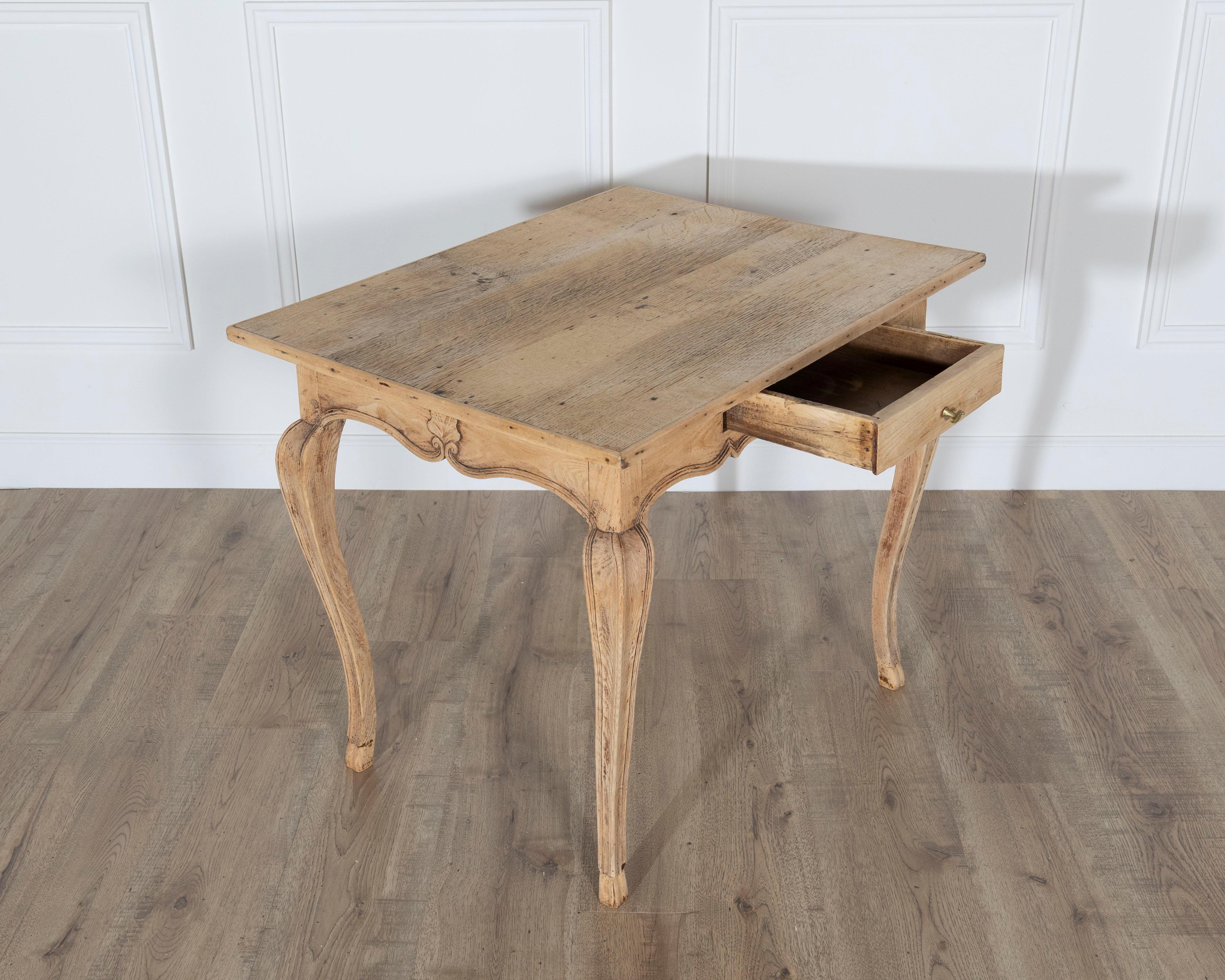 Chêne Table à écrire de style Louis XV en Oak Oak naturel, 19ème siècle en vente