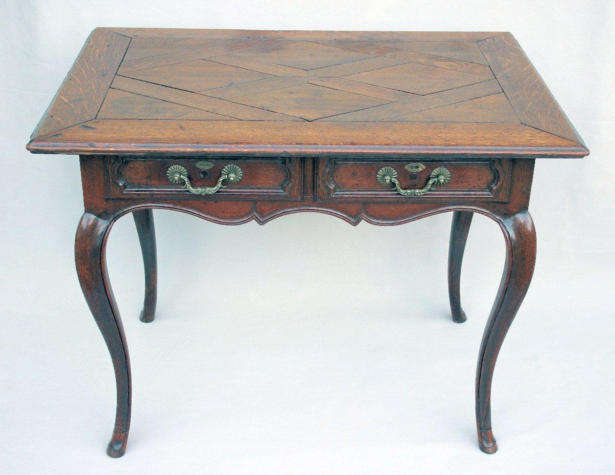 Louis XV.-Tisch aus dem 18. Jahrhundert (Frühes 18. Jahrhundert) im Angebot