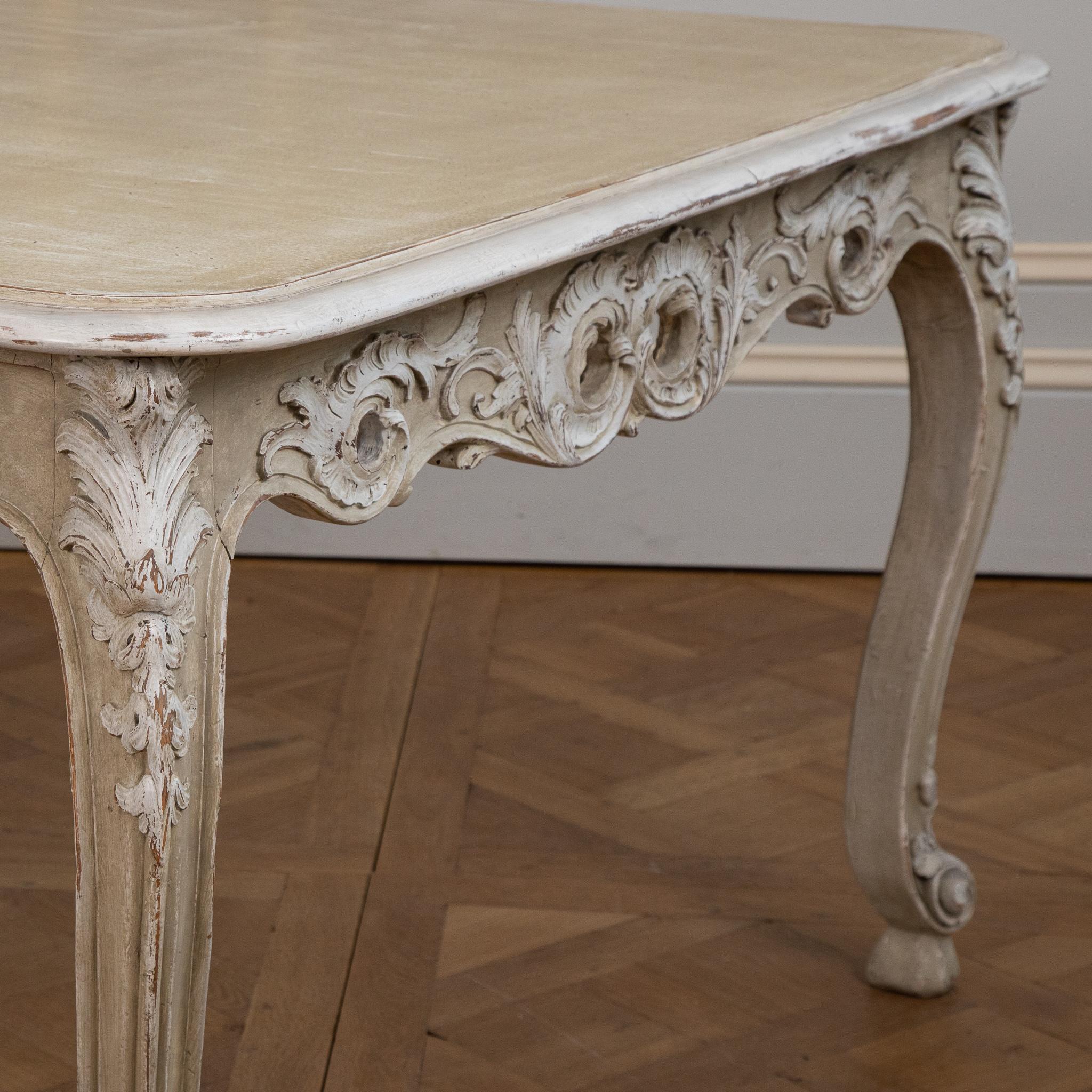 Louis XV  table For Sale 3