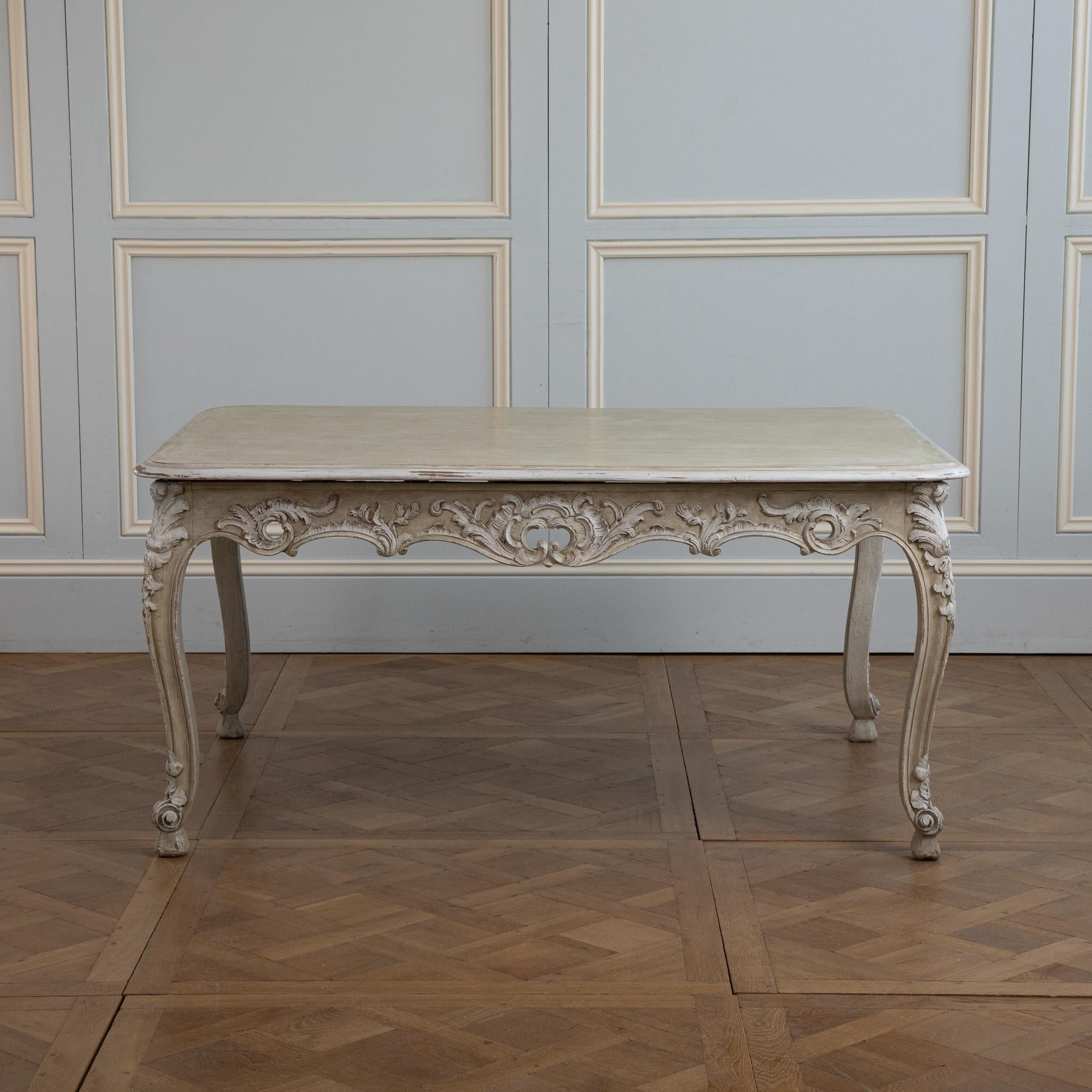 Louis XV  table In Good Condition For Sale In London, Park Royal