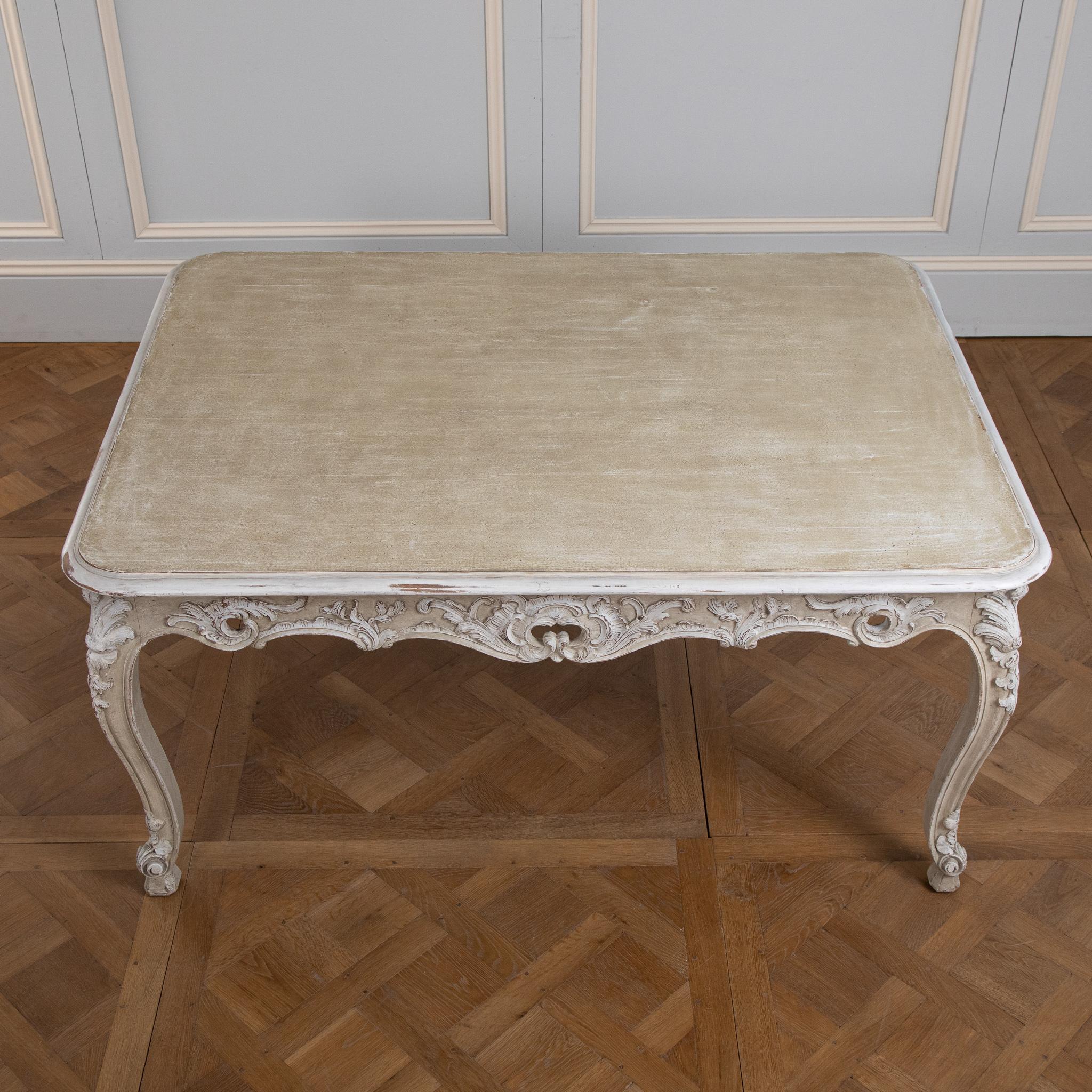 20th Century Louis XV  table For Sale