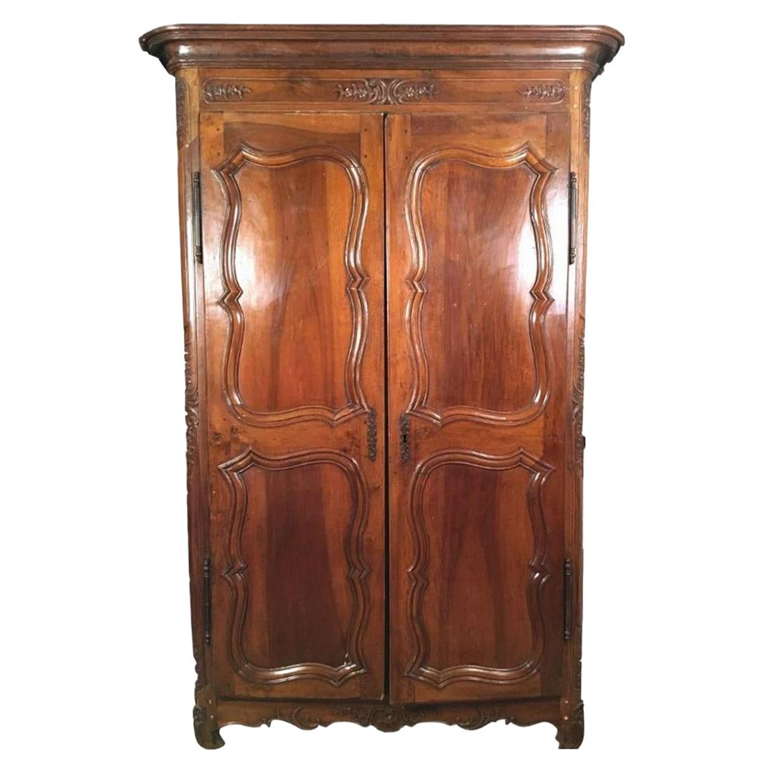 Louis XV Tall Armoire in Walnut, 18th Century