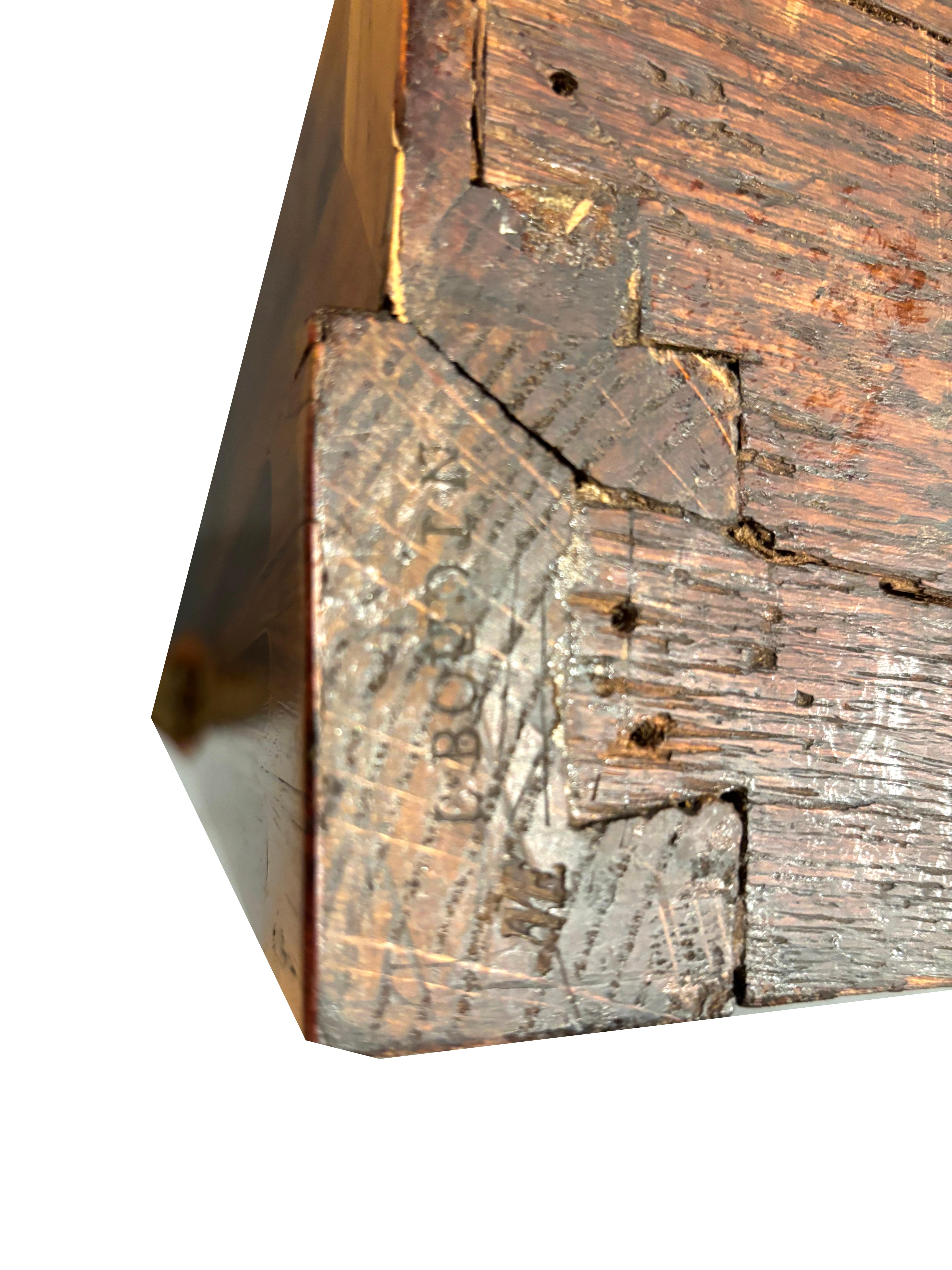 Commode di transizione Luigi XV in legno di tulipano e Kingwood di Boudin in vendita 8